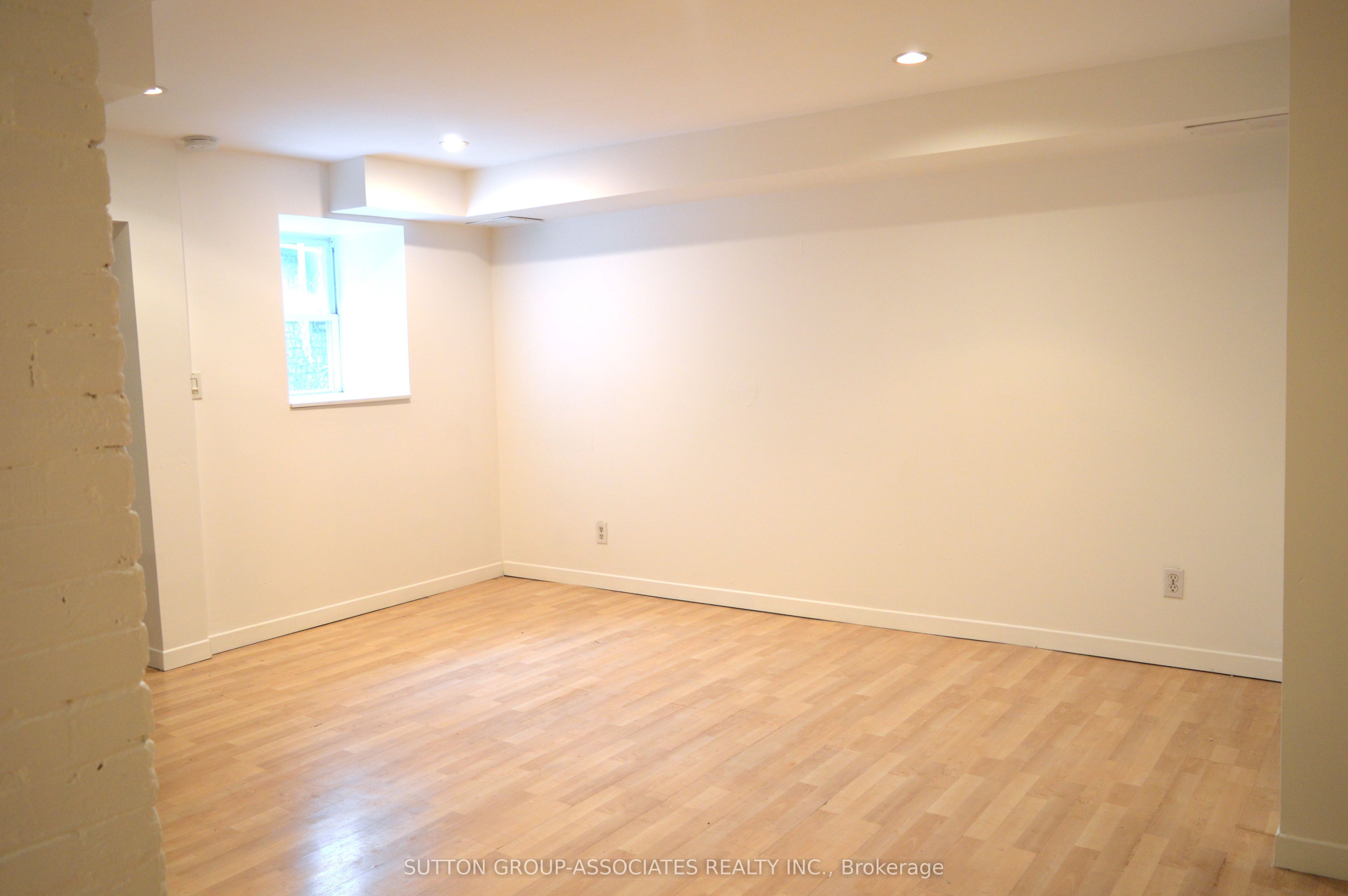 360 Sorauren Avenue BSMT, Toronto, ON M6R 2H1 photo 5