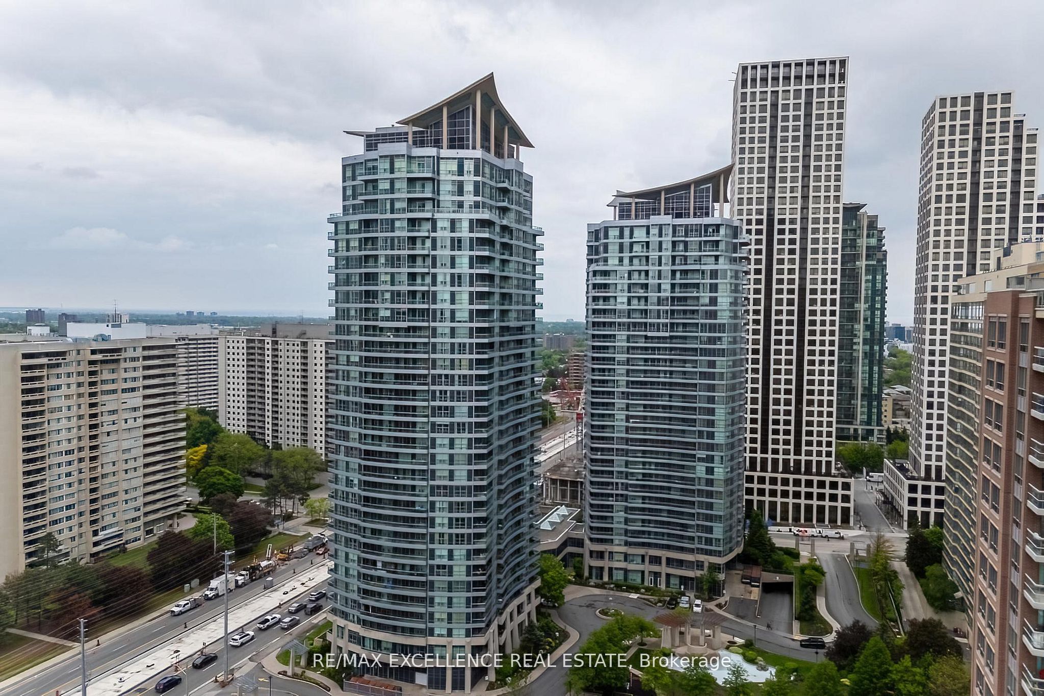 33 Elm Drive 2102, Mississauga, ON L5B 4L2 photo 4