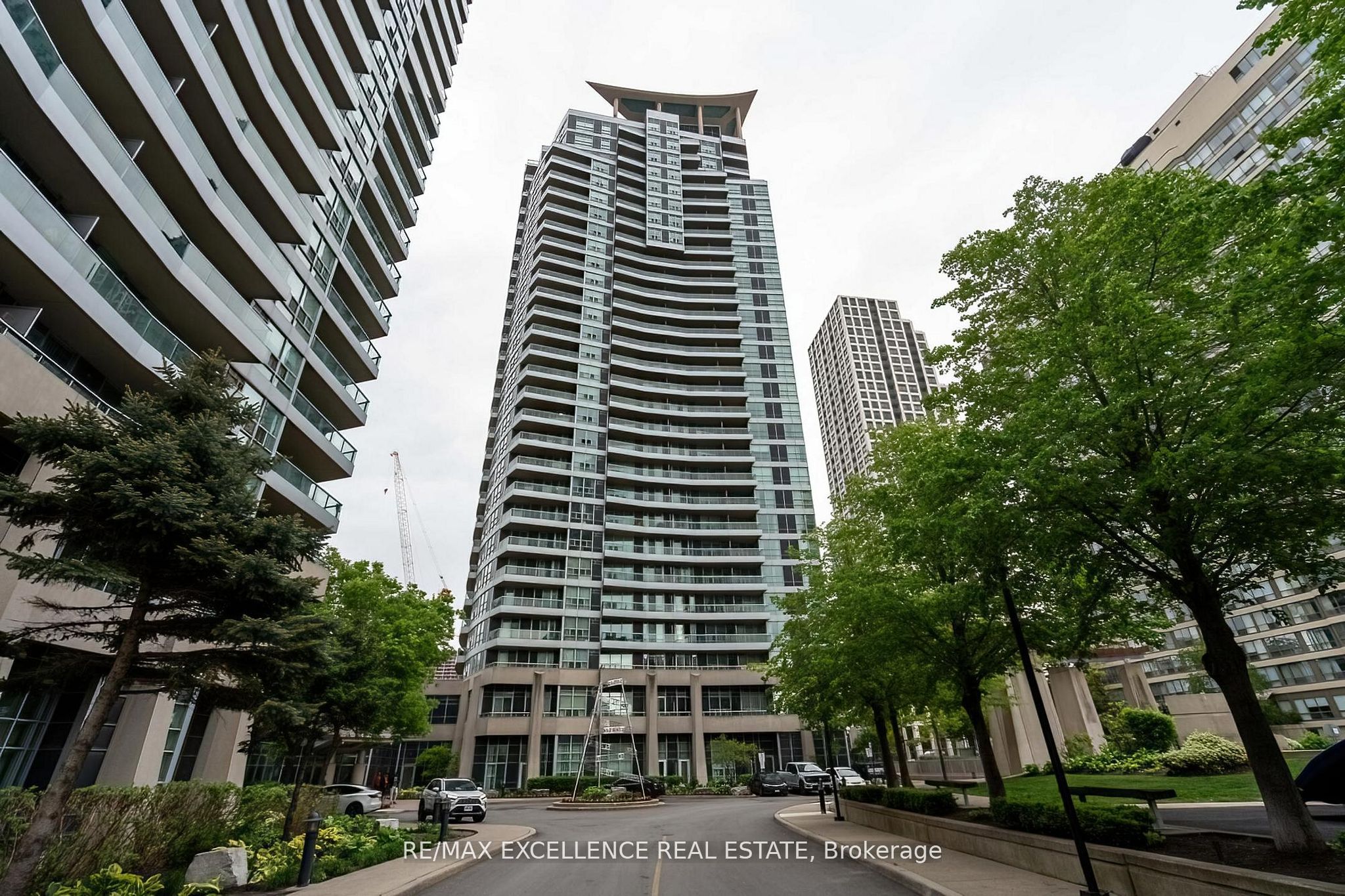 33 Elm Drive 2102, Mississauga, ON L5B 4L2 photo 5
