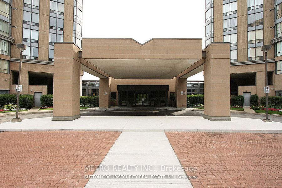 1 Hickory Tree Road 1405, Toronto, ON M9N 3W4 photo 2