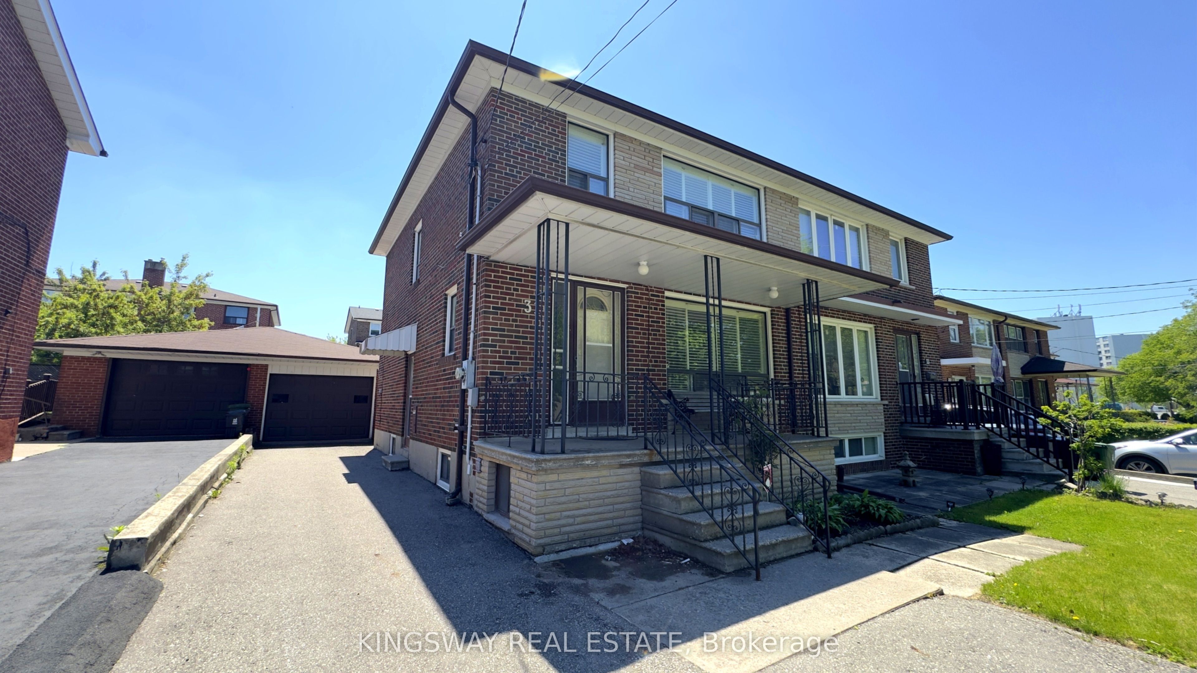 31 Quinan Drive, Toronto, ON M6L 1E8 photo 2