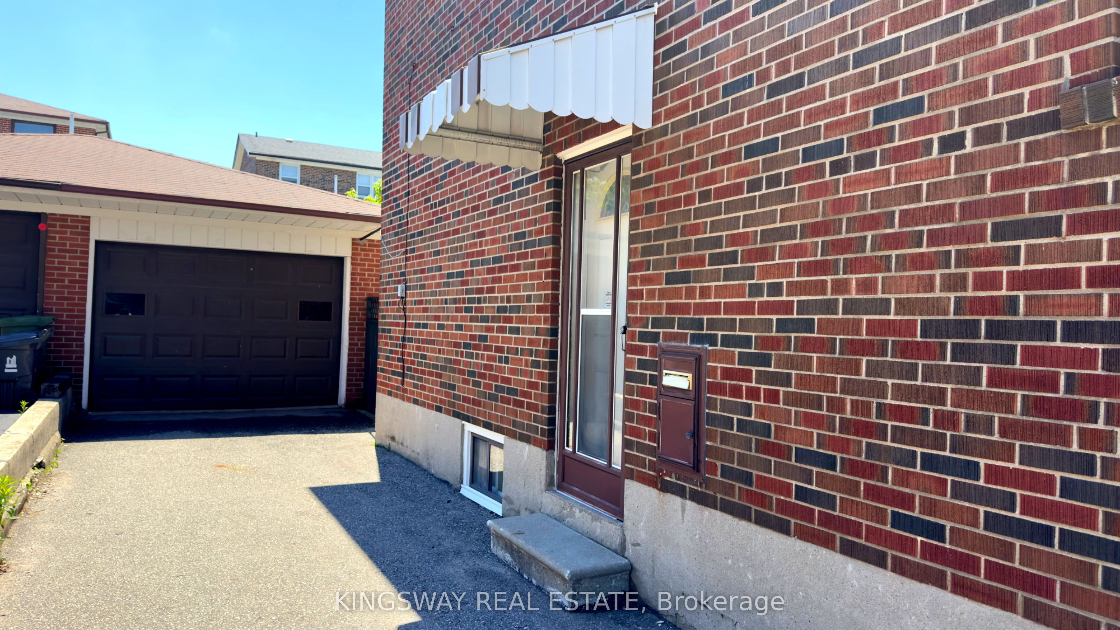 31 Quinan Drive, Toronto, ON M6L 1E8 photo 4