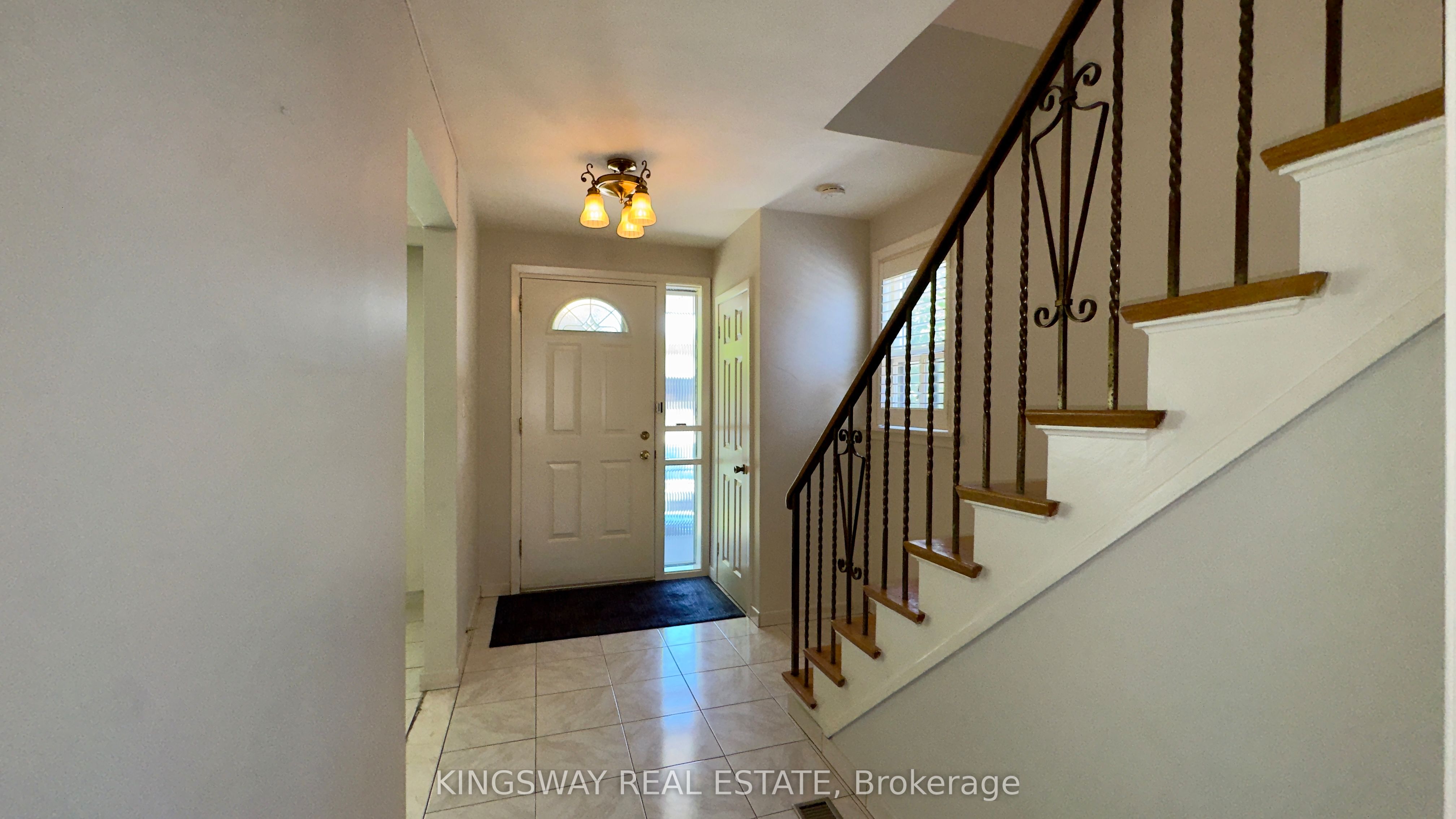 31 Quinan Drive, Toronto, ON M6L 1E8 photo 5