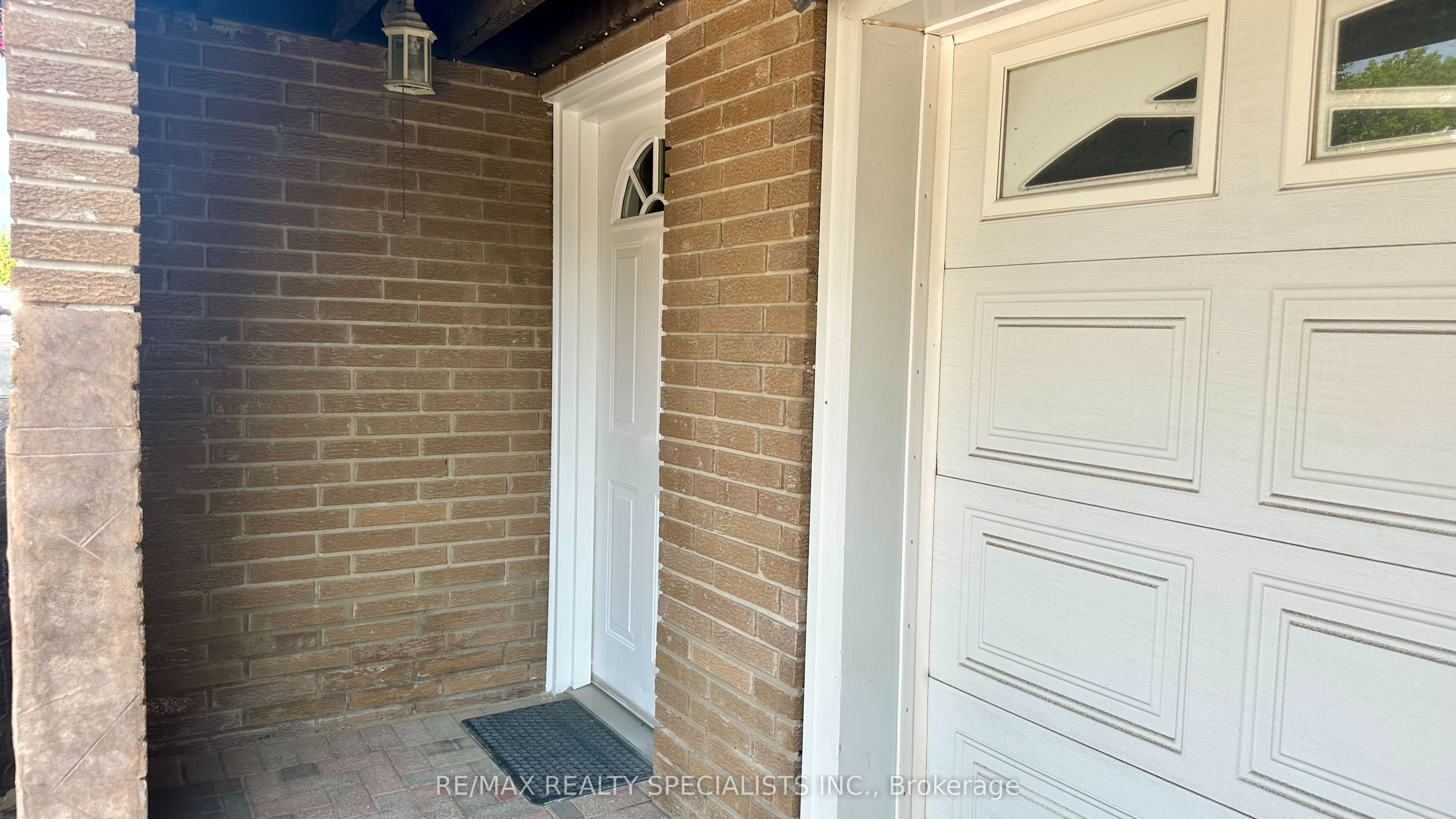 2984 Windjammer Road, Mississauga, ON L5L 1S7 photo 2