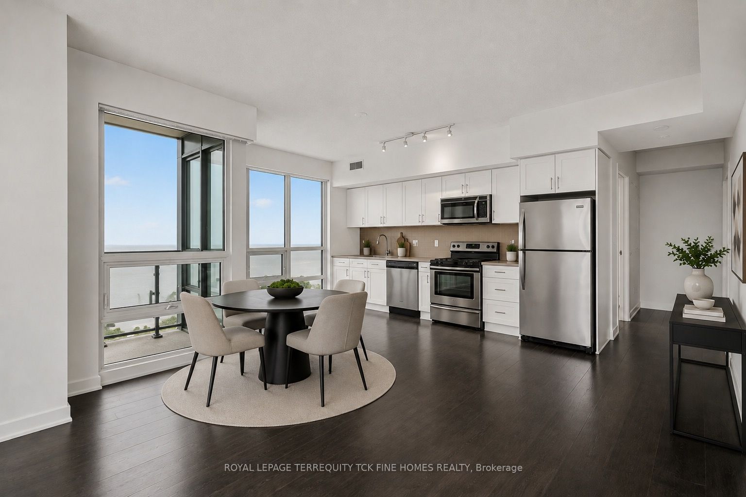 2200 Lake Shore Boulevard W 4209, Toronto, ON M8V 1A4 photo 3