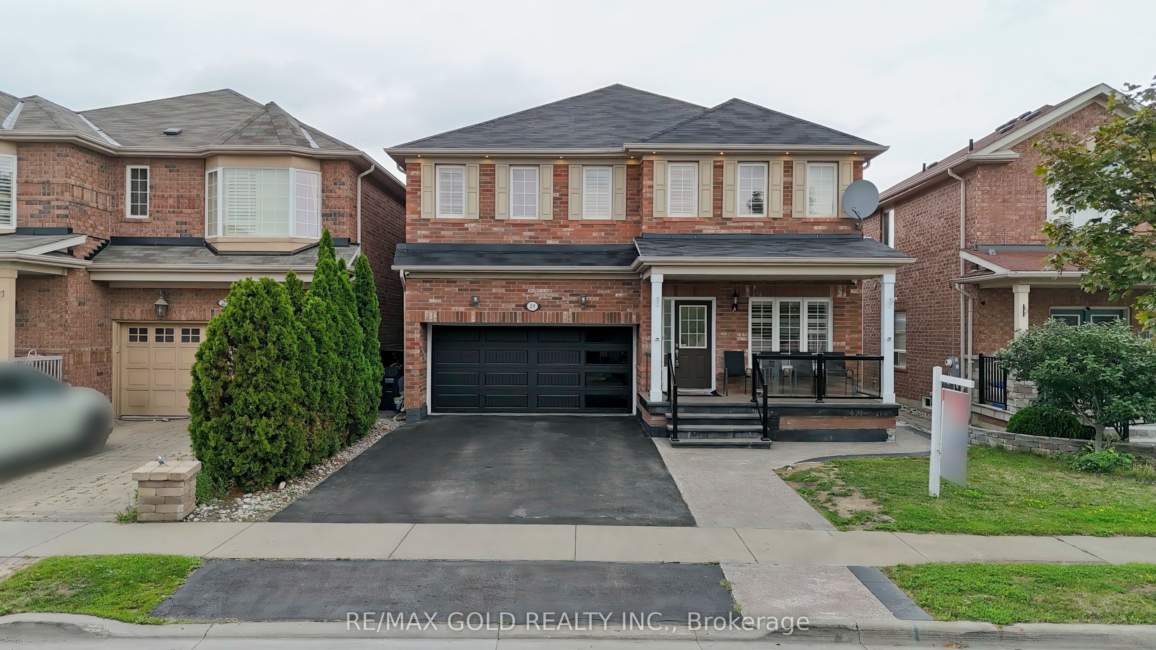 29 Abbotsbury Drive, Brampton, ON L6X 0S4 photo 2