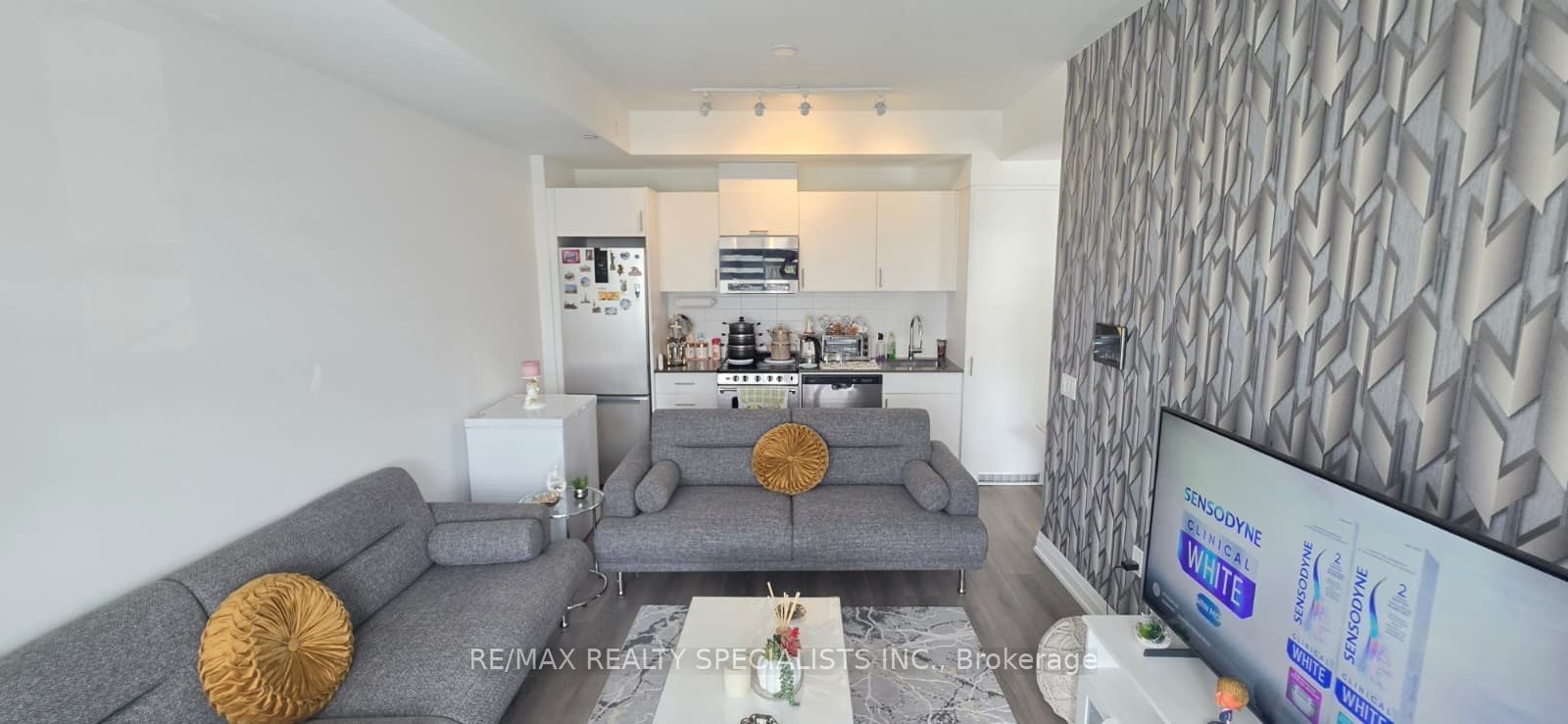 412 Silver Maple Road 206, Oakville, ON L6H 7X8 photo 5