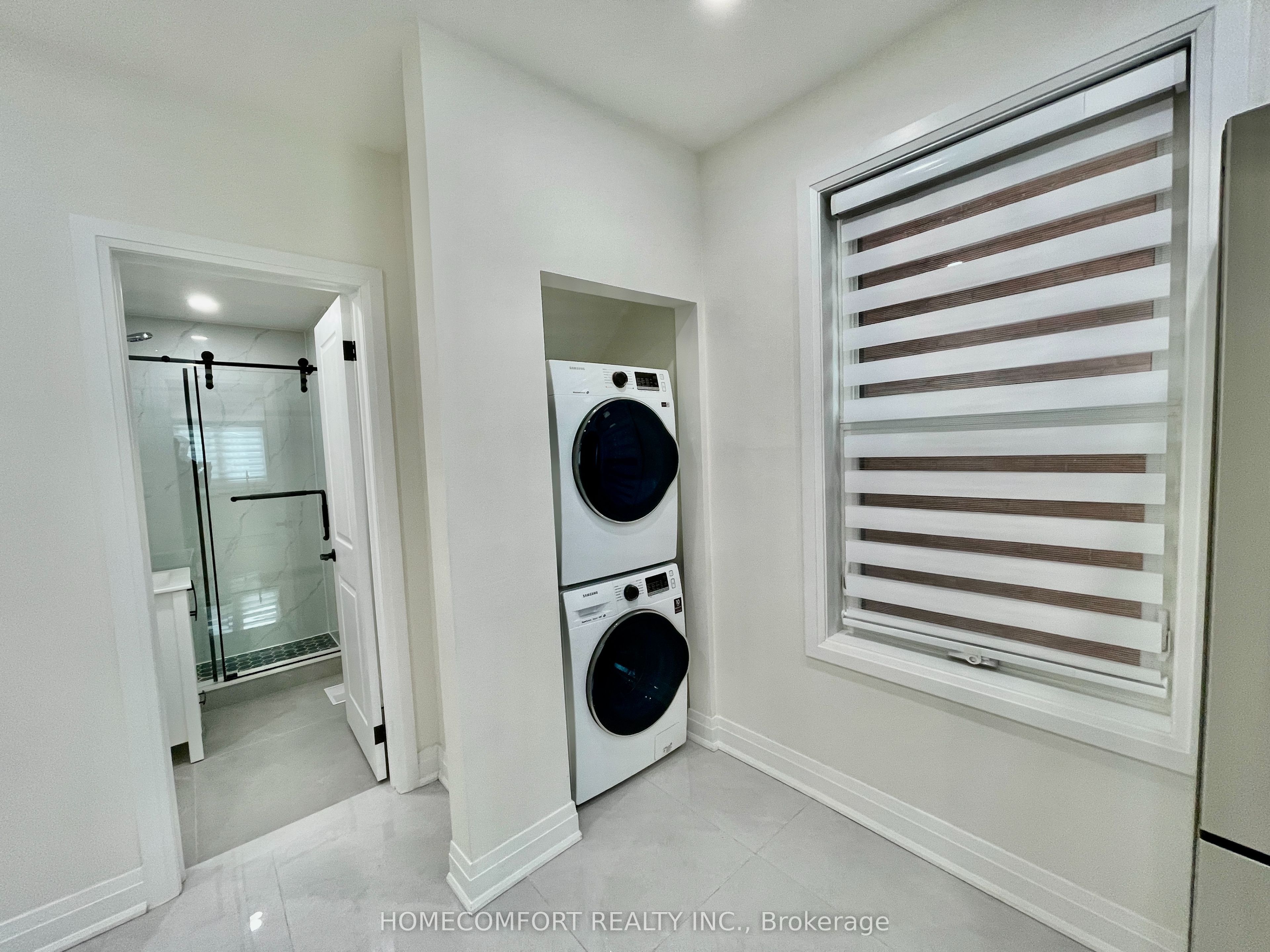 20 St Clair Gardens Main, Toronto, ON M6E 3V4 photo 5