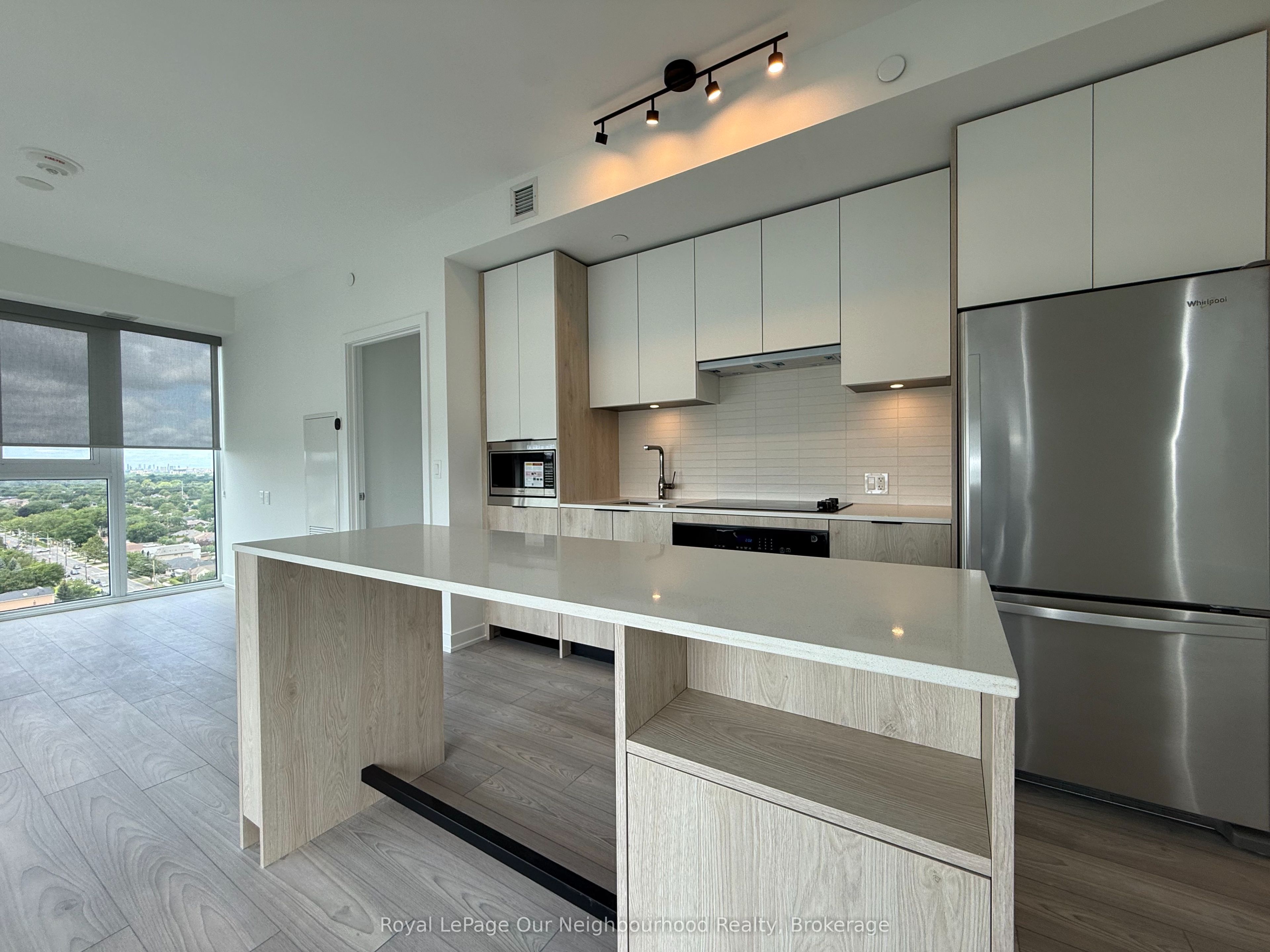 1007 The Queensway 1409, Toronto, ON M8Z 0H4 photo 3