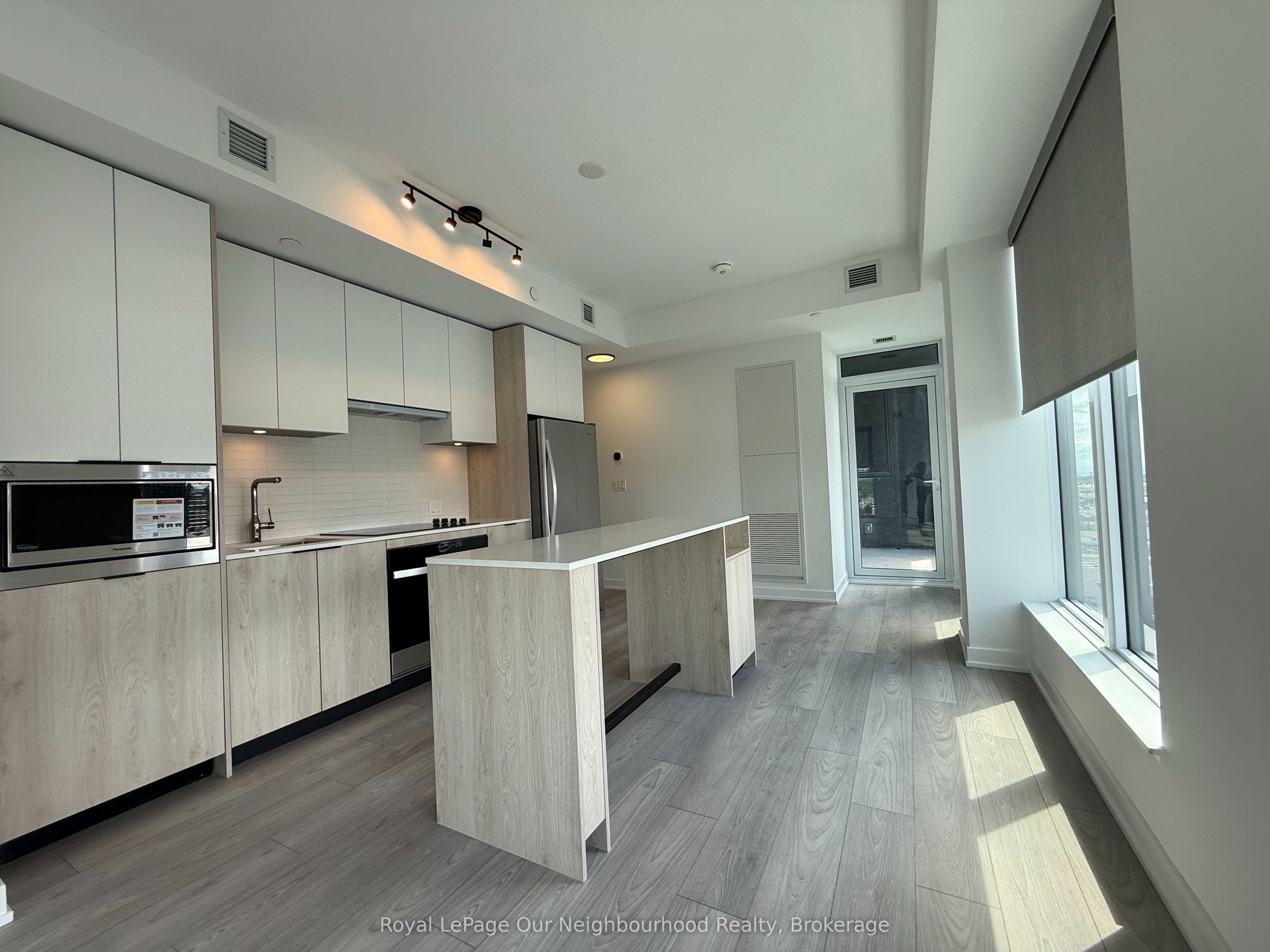1007 The Queensway 1409, Toronto, ON M8Z 0H4 photo 4
