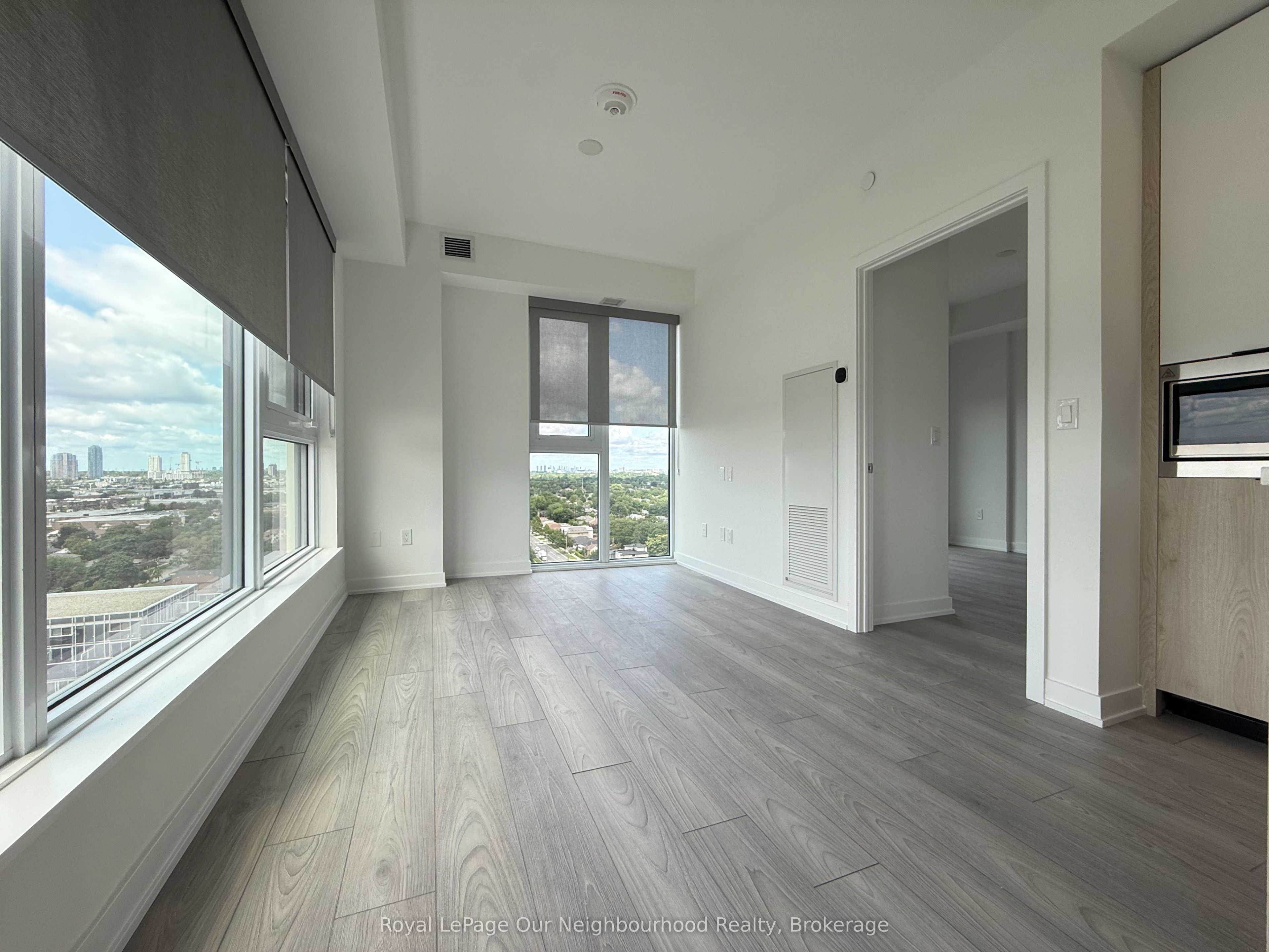 1007 The Queensway 1409, Toronto, ON M8Z 0H4 photo 5