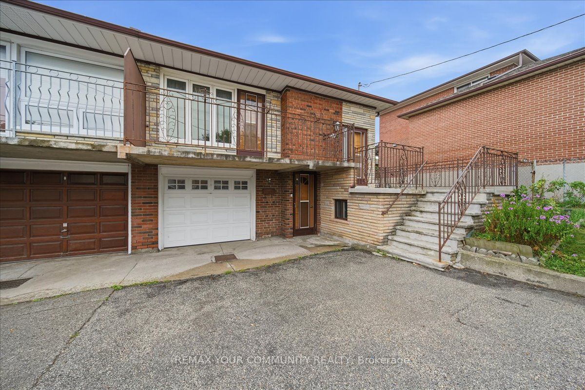 9 Hisey Crescent, Toronto, ON M3N 1T9 photo 2