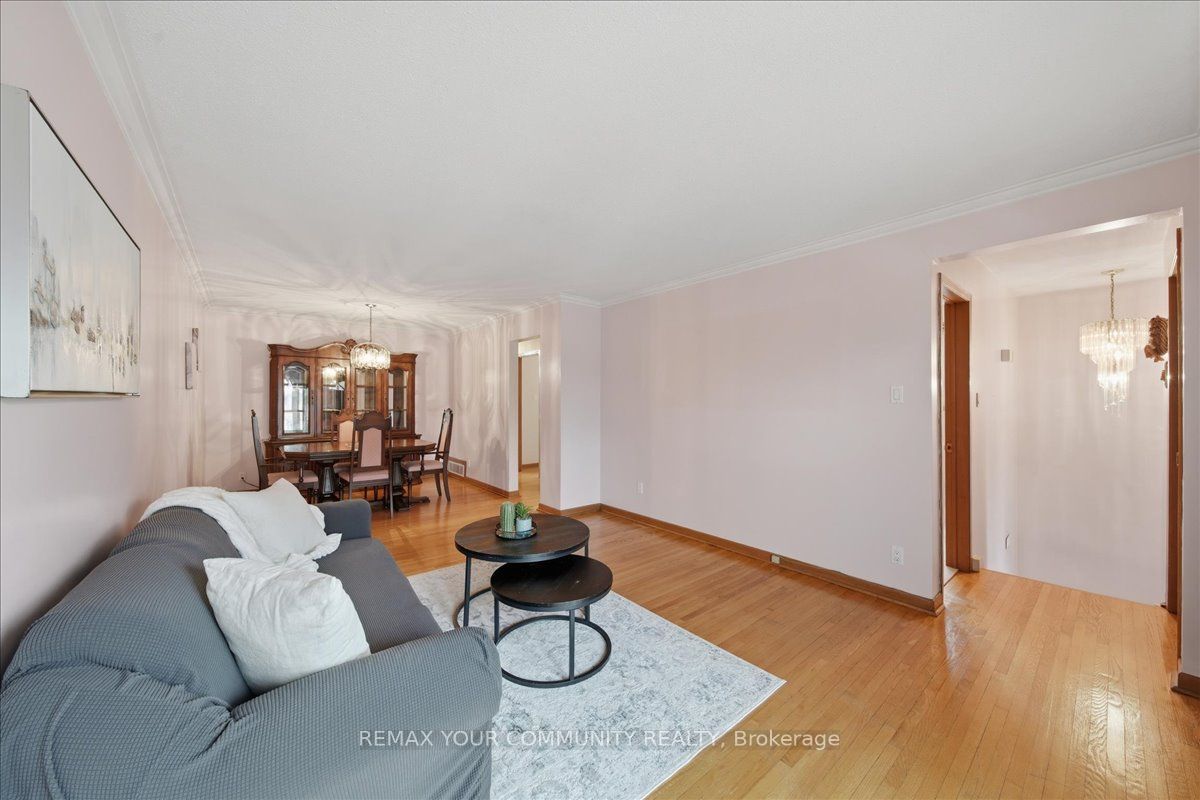 9 Hisey Crescent, Toronto, ON M3N 1T9 photo 5