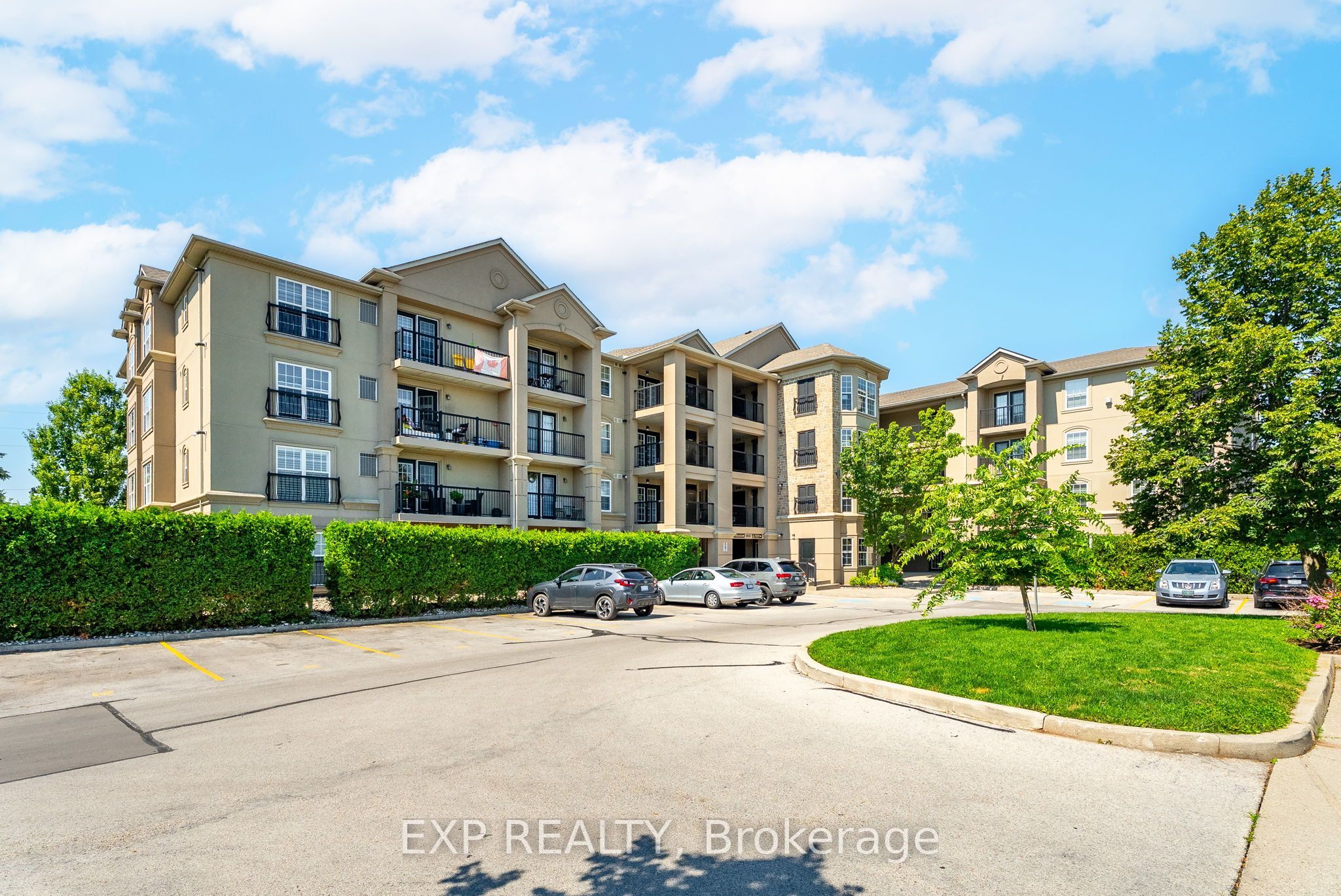 2035 Appleby Line 214, Burlington, ON L7L 7G8 photo 4