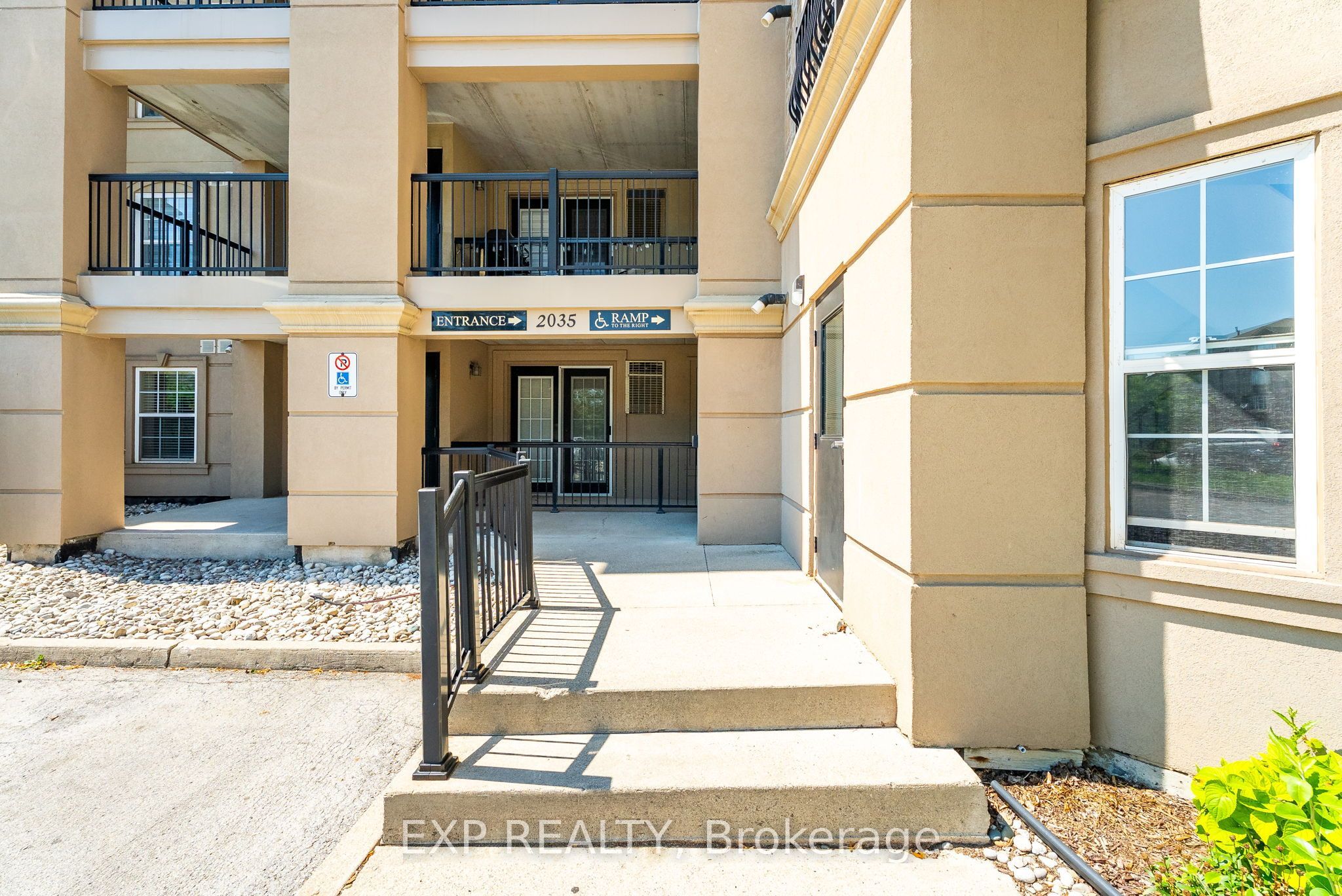 2035 Appleby Line 214, Burlington, ON L7L 7G8 photo 5