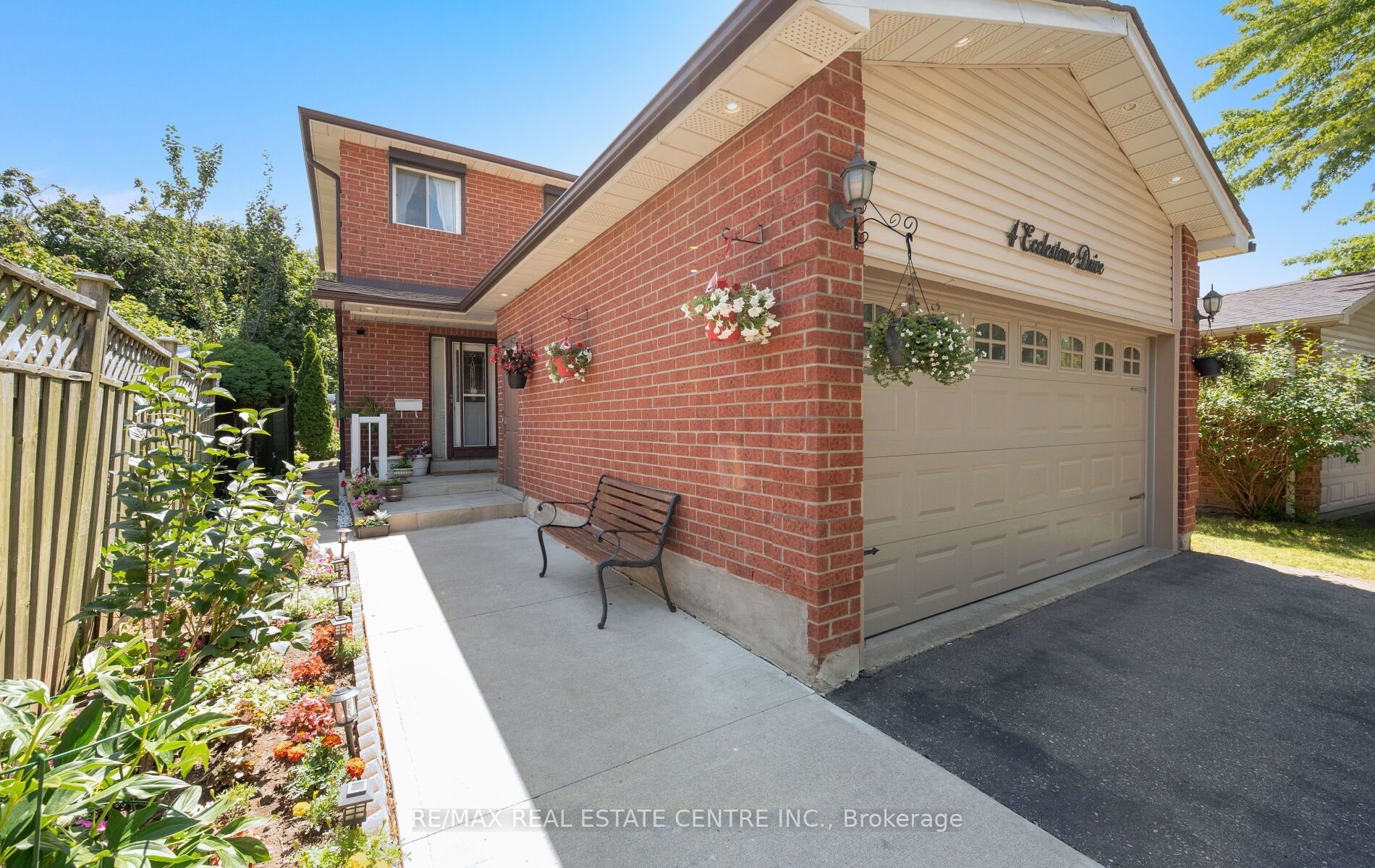 4 Ecclestone Drive, Brampton, ON L6X 3L6 photo 2