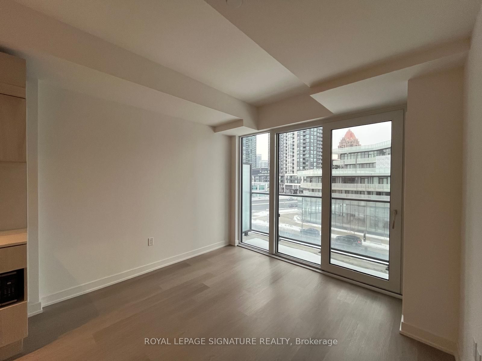 448 Burnhamthorpe Road W 312, Mississauga, ON L5B 4M6 photo 4