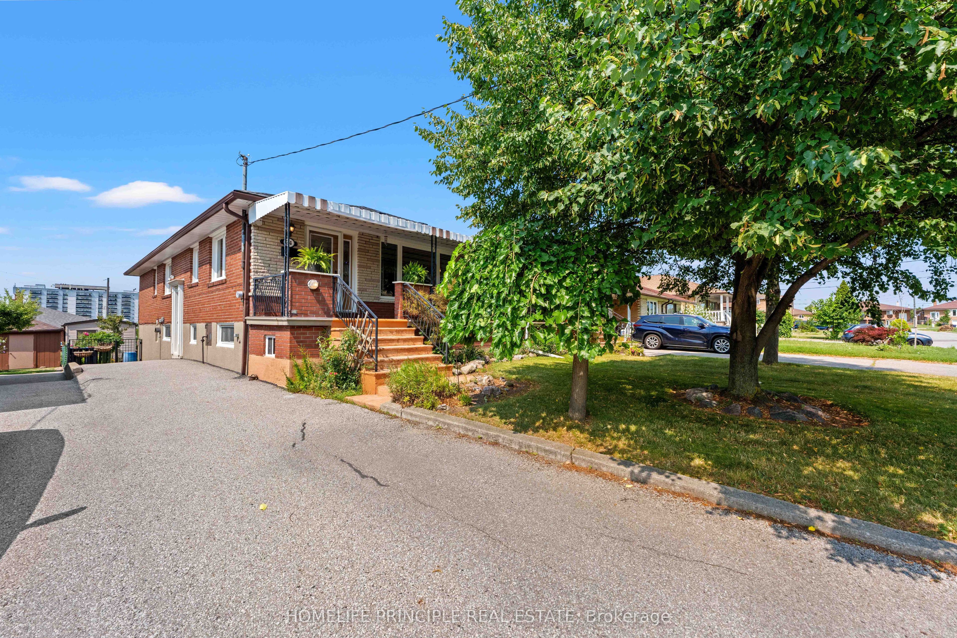 24 Whitbread Crescent, Toronto, ON M3L 2A7 photo 2