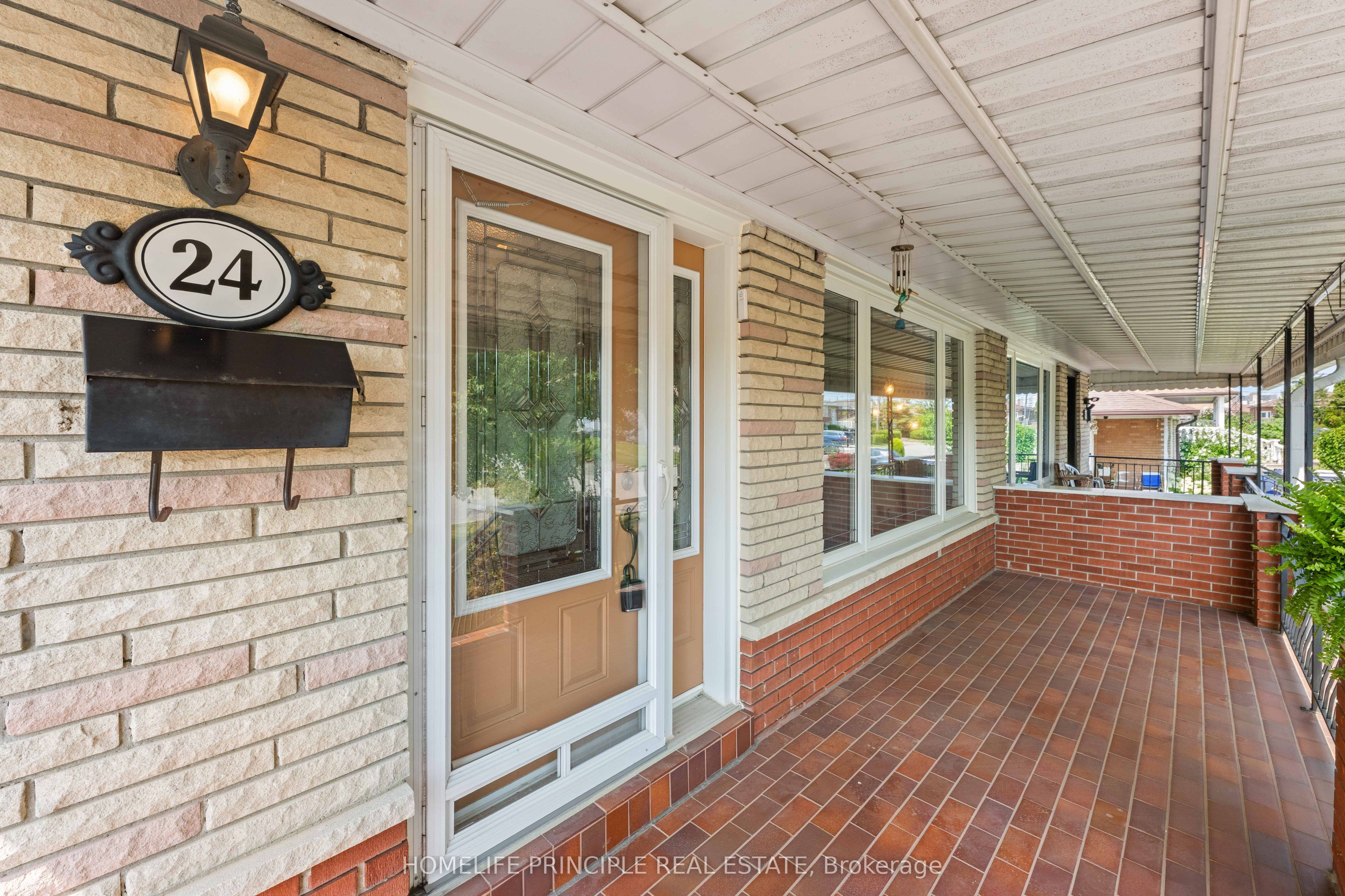 24 Whitbread Crescent, Toronto, ON M3L 2A7 photo 4