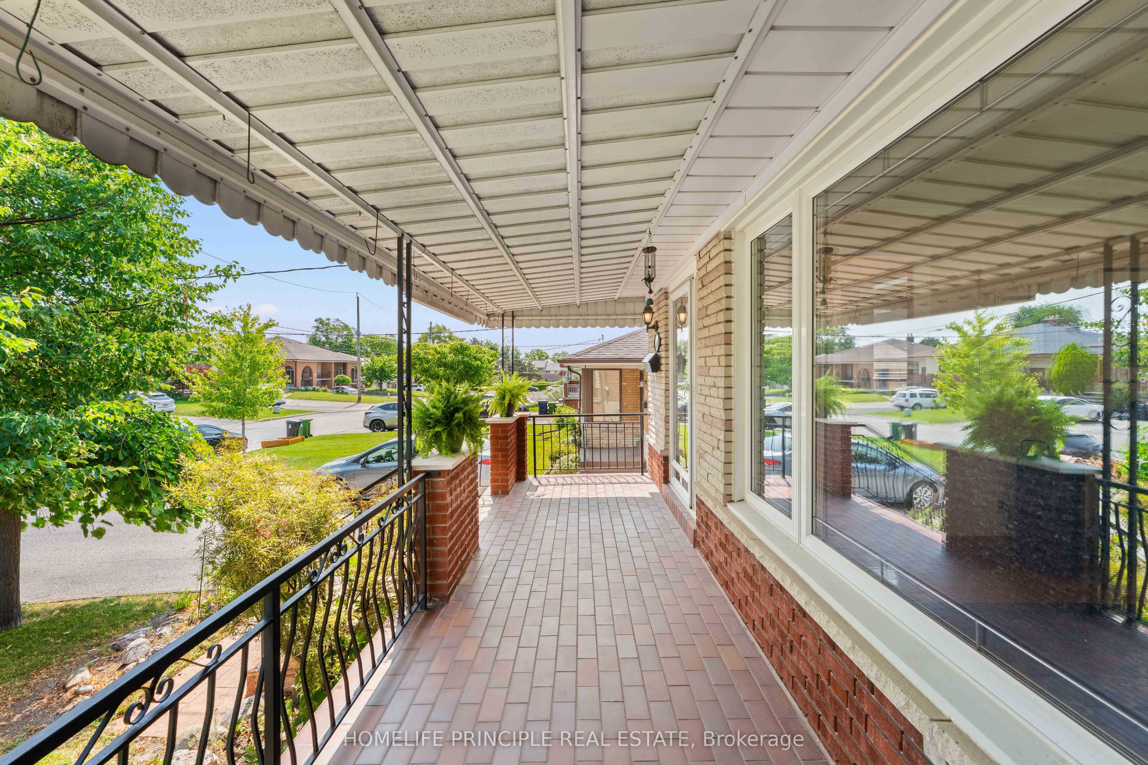 24 Whitbread Crescent, Toronto, ON M3L 2A7 photo 5