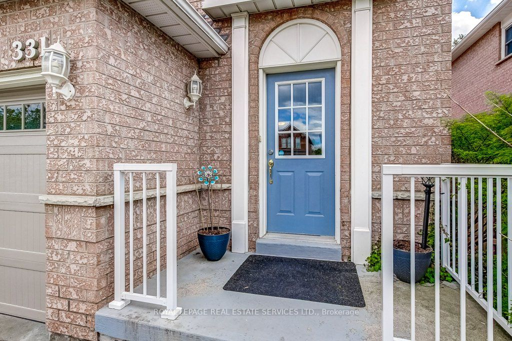 331 Ravineview Way, Oakville, ON L6H 6S5 photo 3