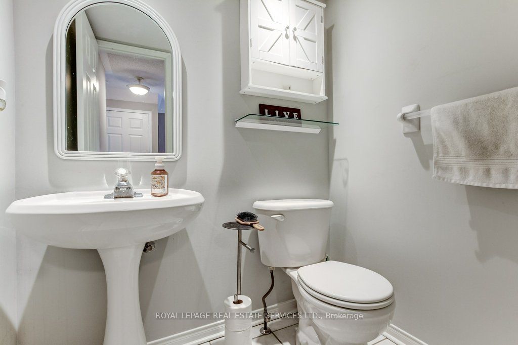 331 Ravineview Way, Oakville, ON L6H 6S5 photo 5