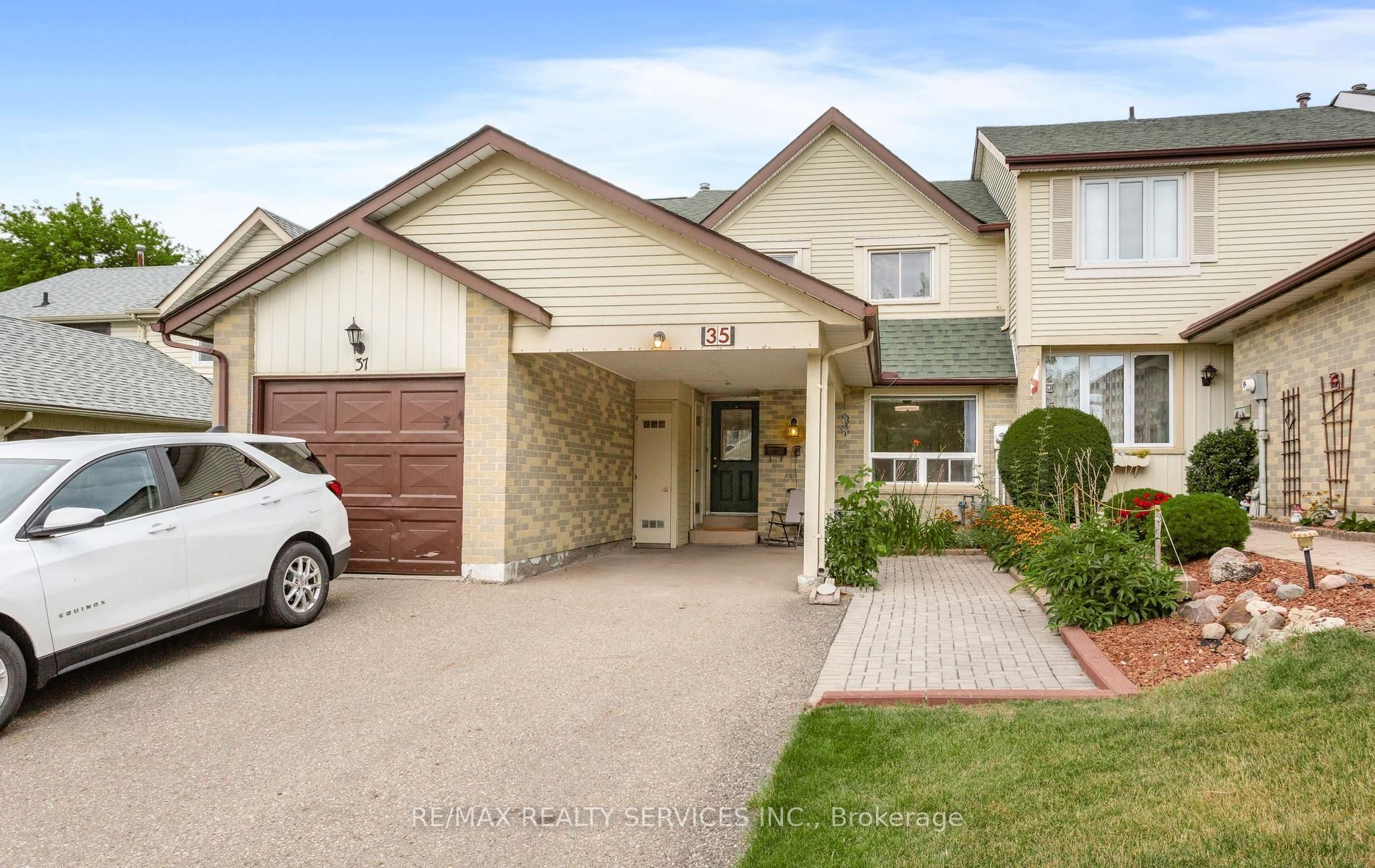 35 Sparklett Crescent, Brampton, ON L6Z 1M7 photo 3