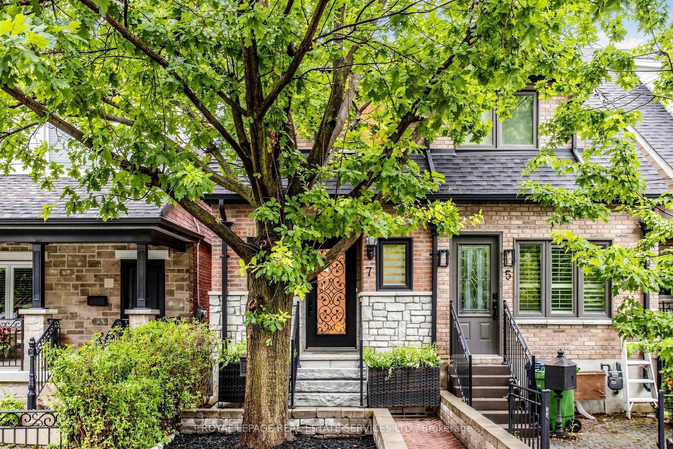 7 Sellers Avenue, Toronto, ON M6E 3T4 photo 2