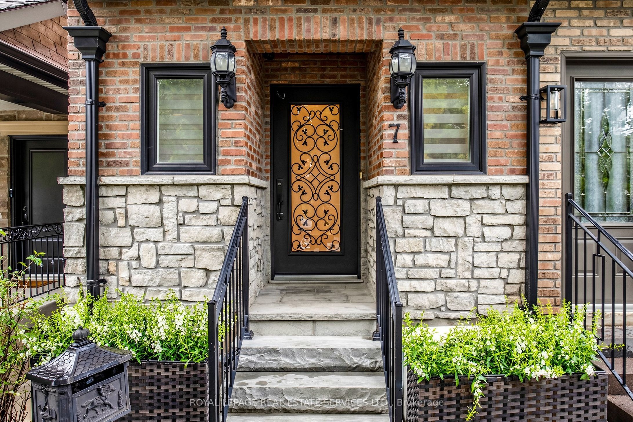 7 Sellers Avenue, Toronto, ON M6E 3T4 photo 3