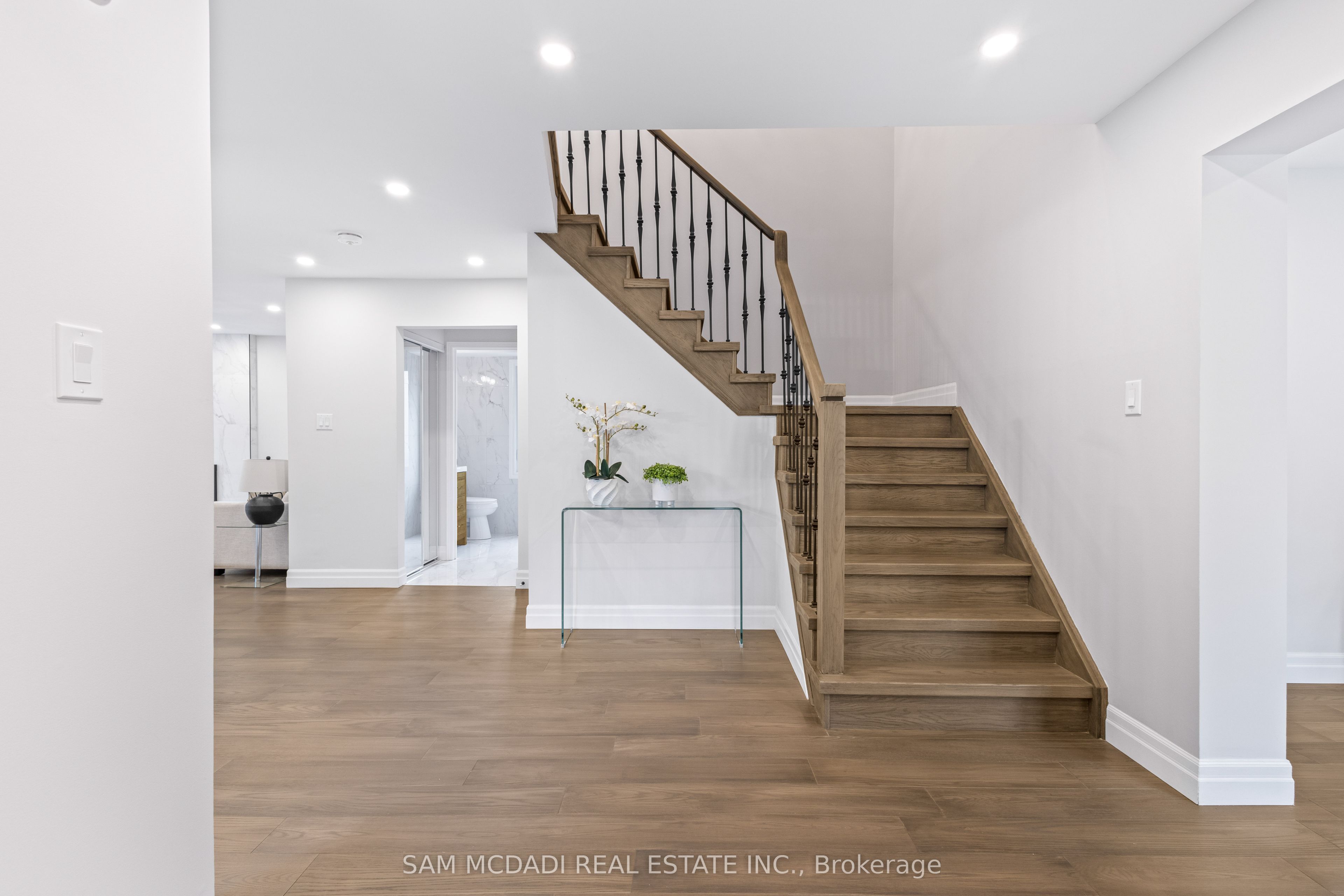 2535 Robin Drive, Mississauga, ON L5K 2G2 photo 4