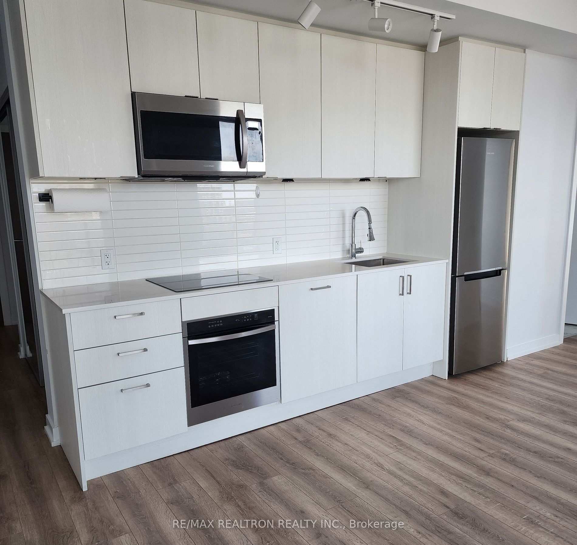 1928 Lake Shore Boulevard W 1516, Toronto, ON M6S 0B1 photo 2