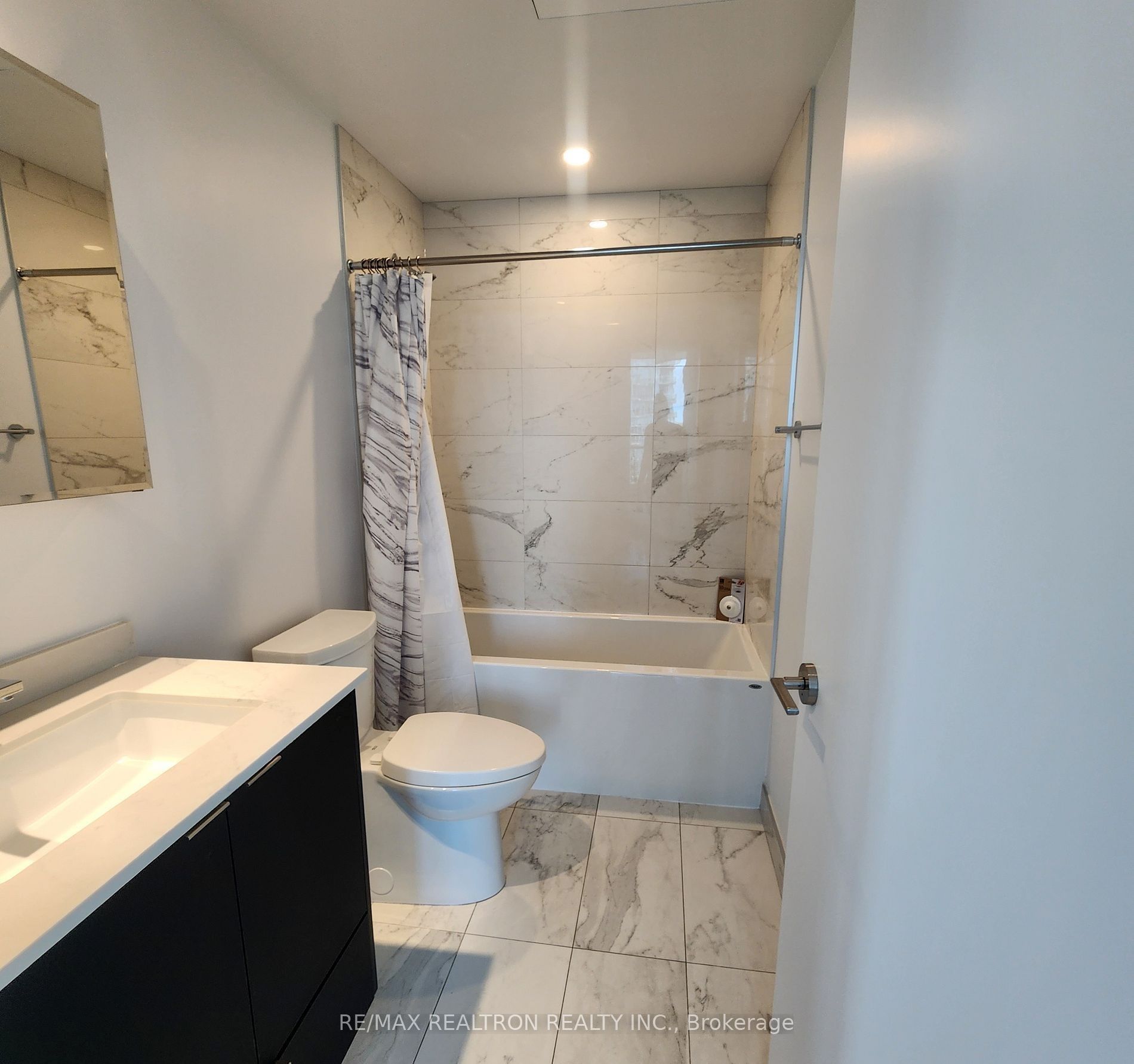 1928 Lake Shore Boulevard W 1516, Toronto, ON M6S 0B1 photo 4