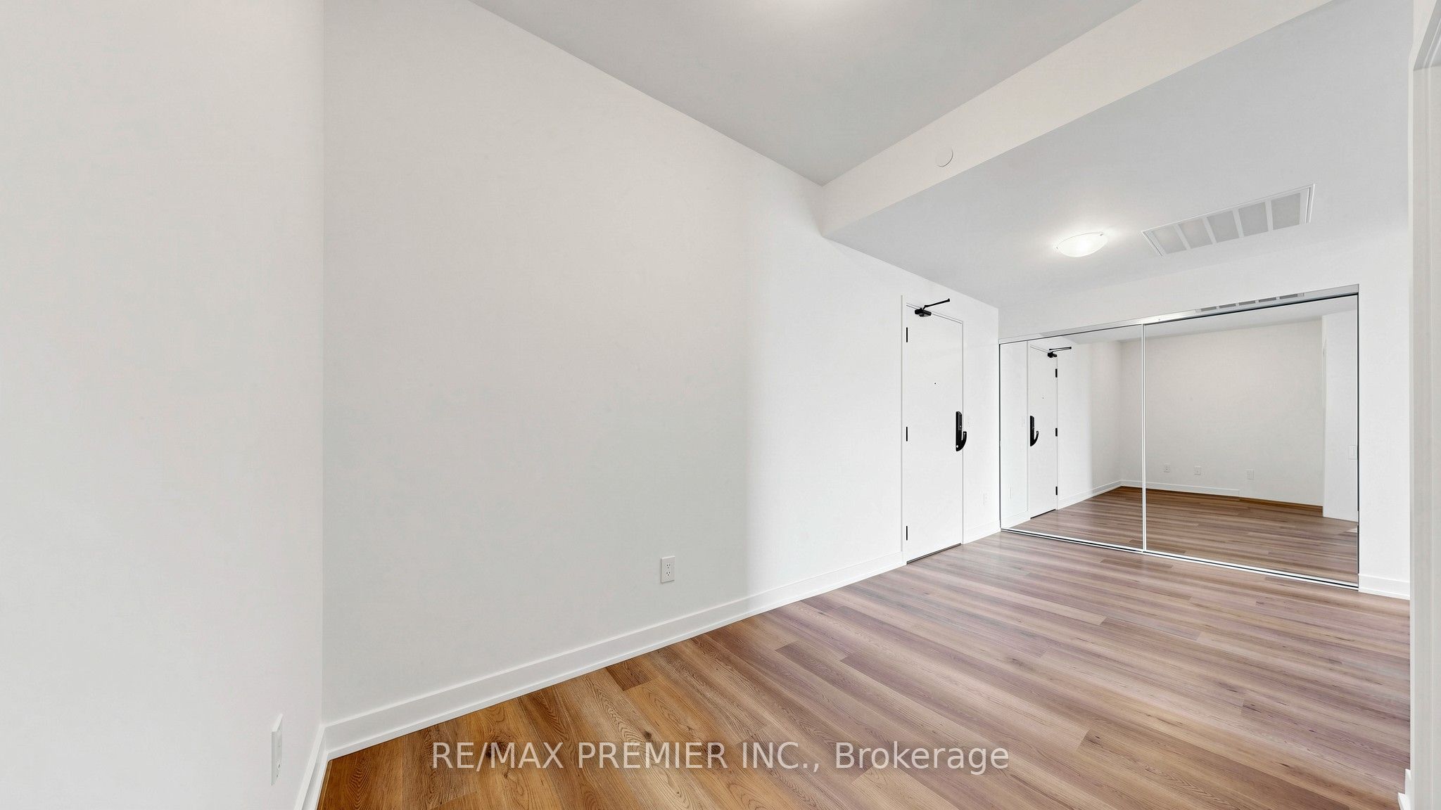 2075 Lakeshore Drive 2006, Burlington, ON L7R 0H3 photo 4