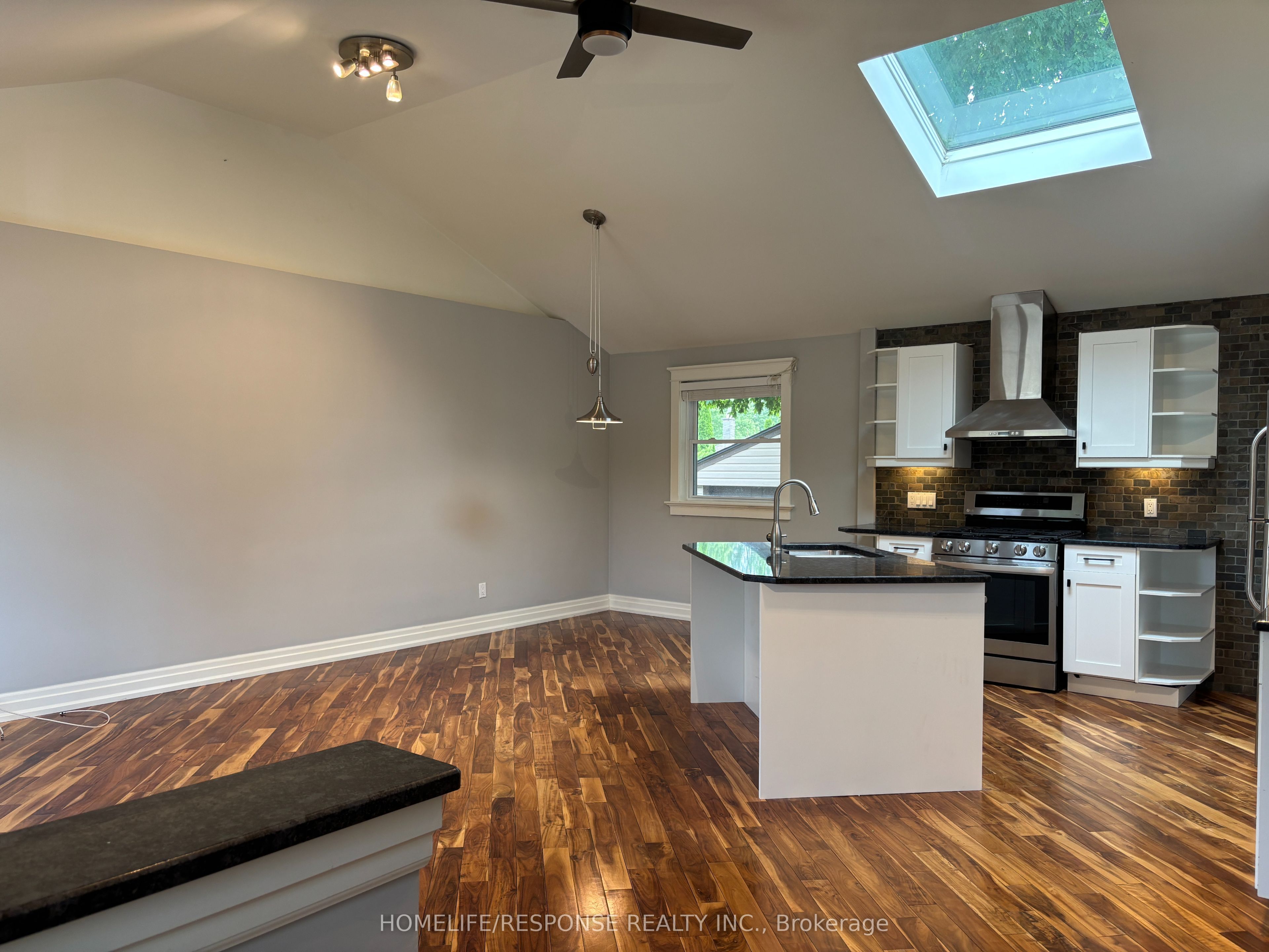 5452 CROYDON Road, Burlington, ON L7L 3J4 photo 3