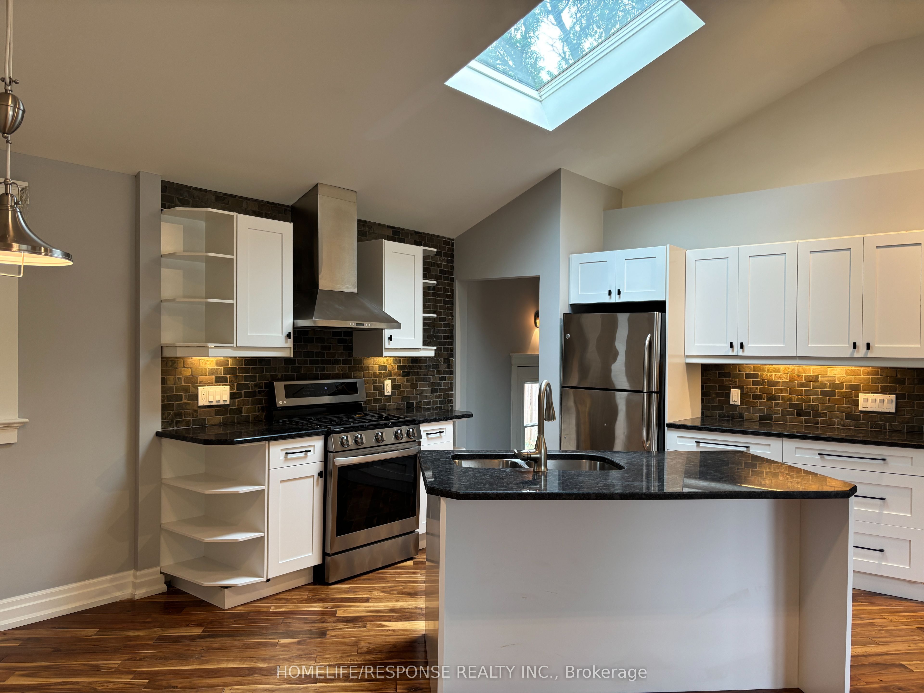 5452 CROYDON Road, Burlington, ON L7L 3J4 photo 4