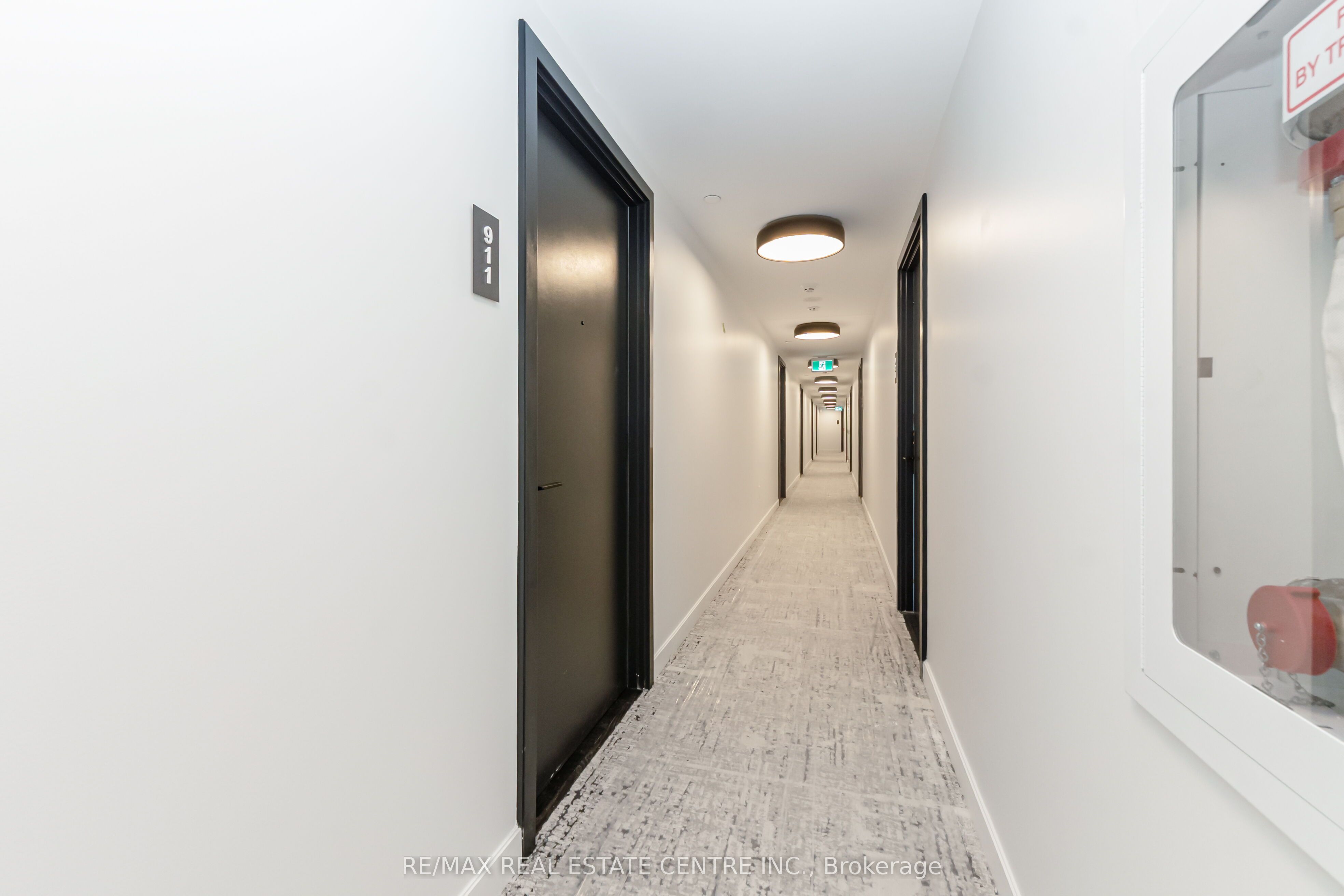 3009 Novar Road 911, Mississauga, ON L5B 0P9 photo 4