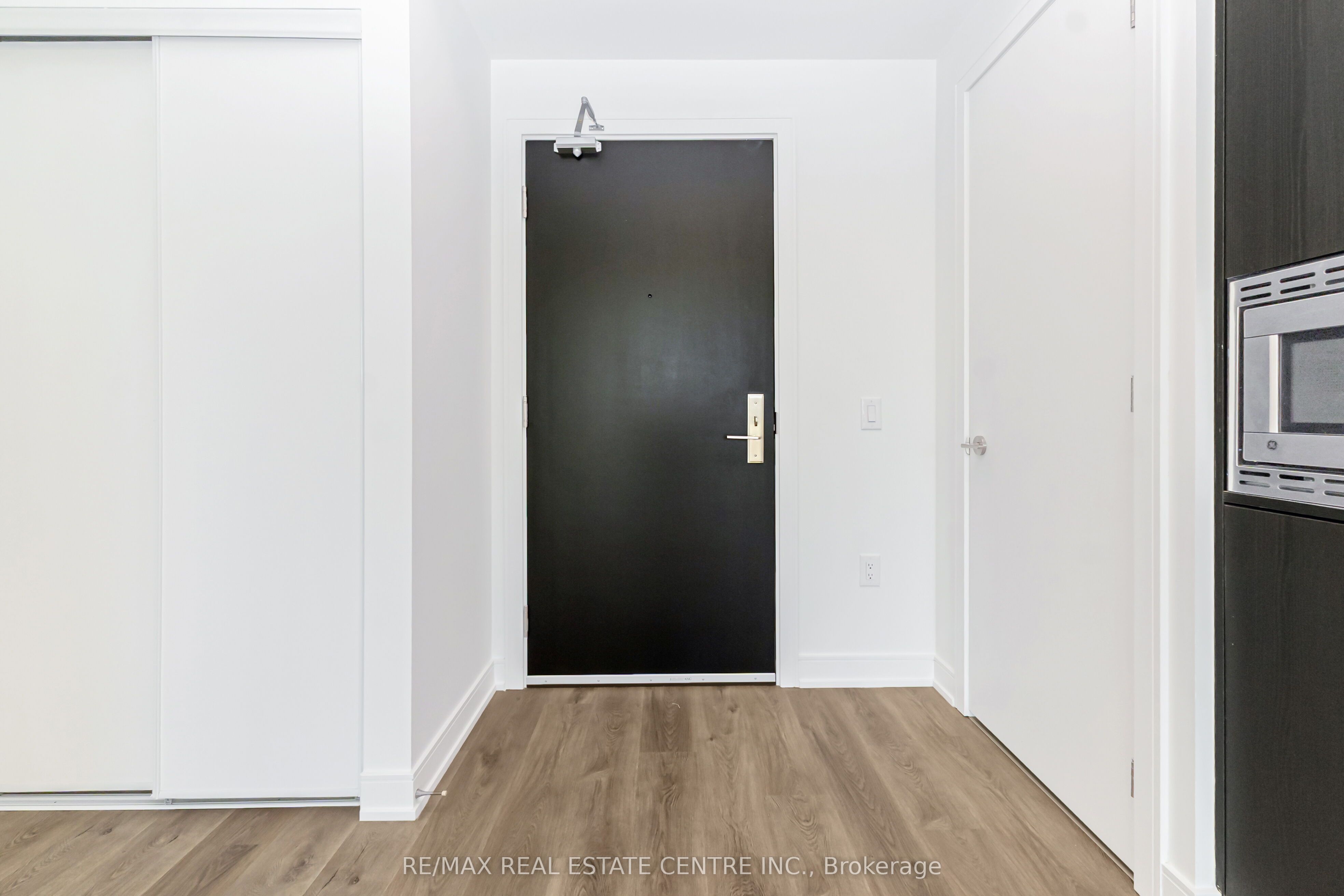 3009 Novar Road 911, Mississauga, ON L5B 0P9 photo 5