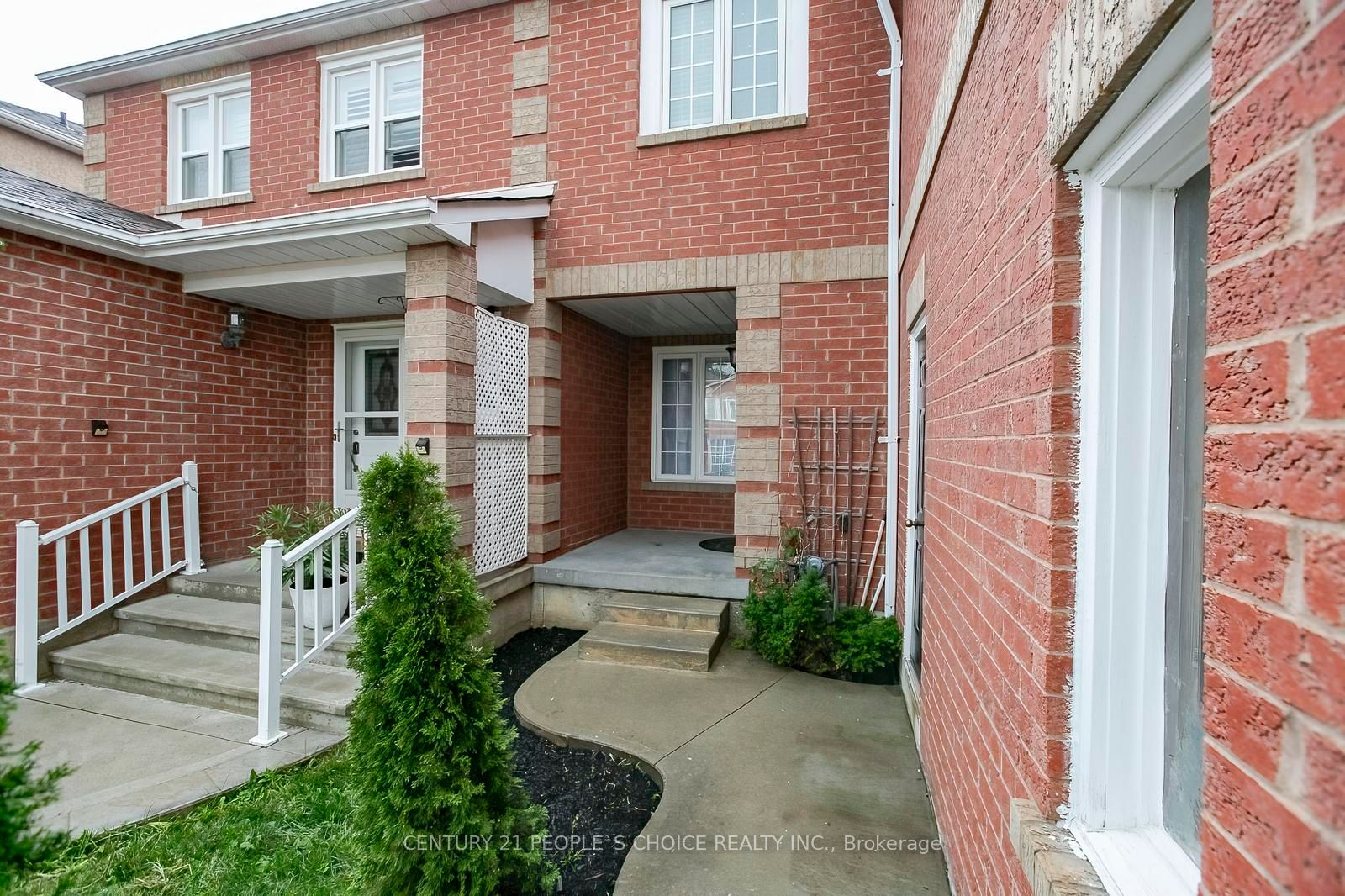 90 White Tail Crescent, Brampton, ON L6Y 5B9 photo 2