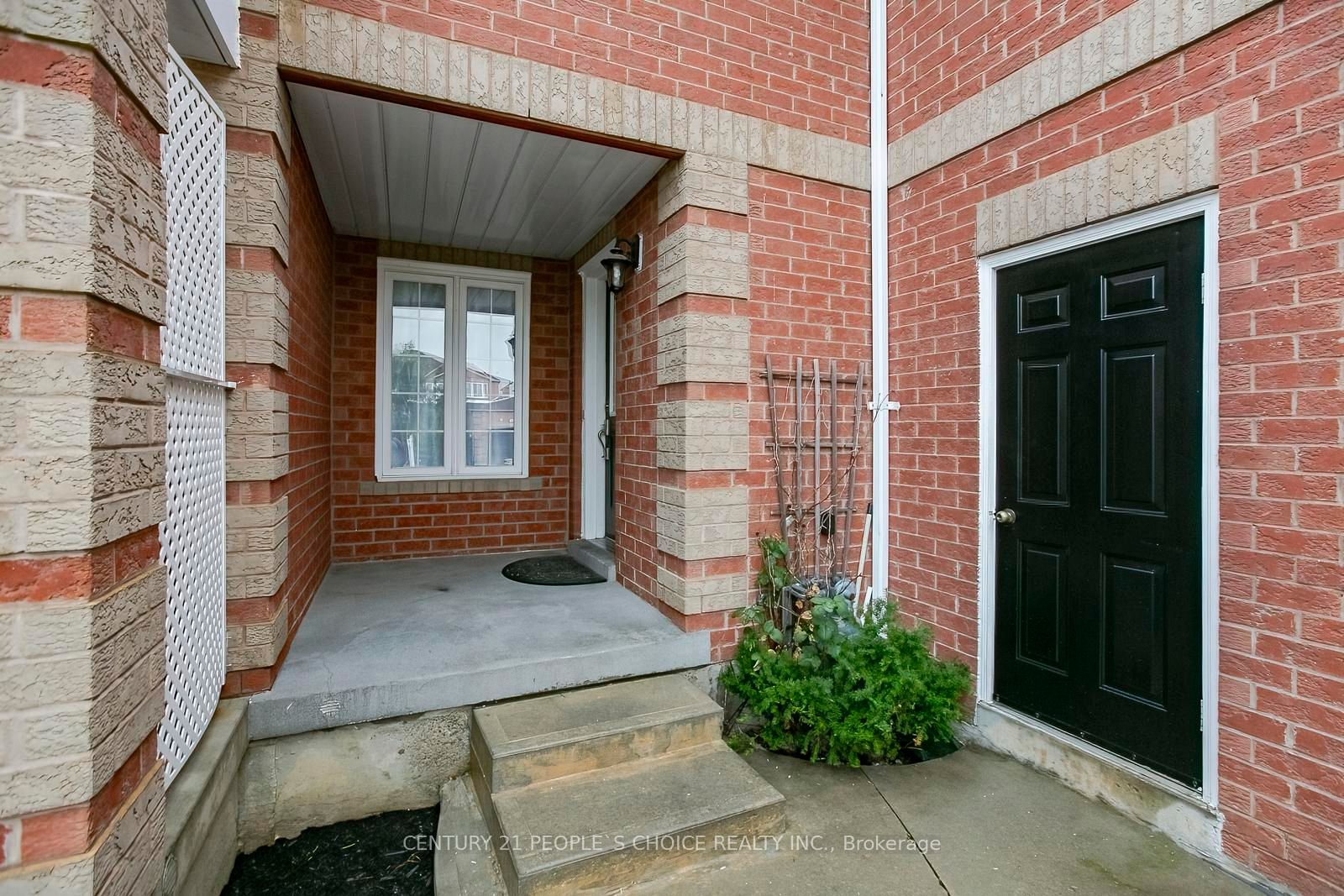 90 White Tail Crescent, Brampton, ON L6Y 5B9 photo 3