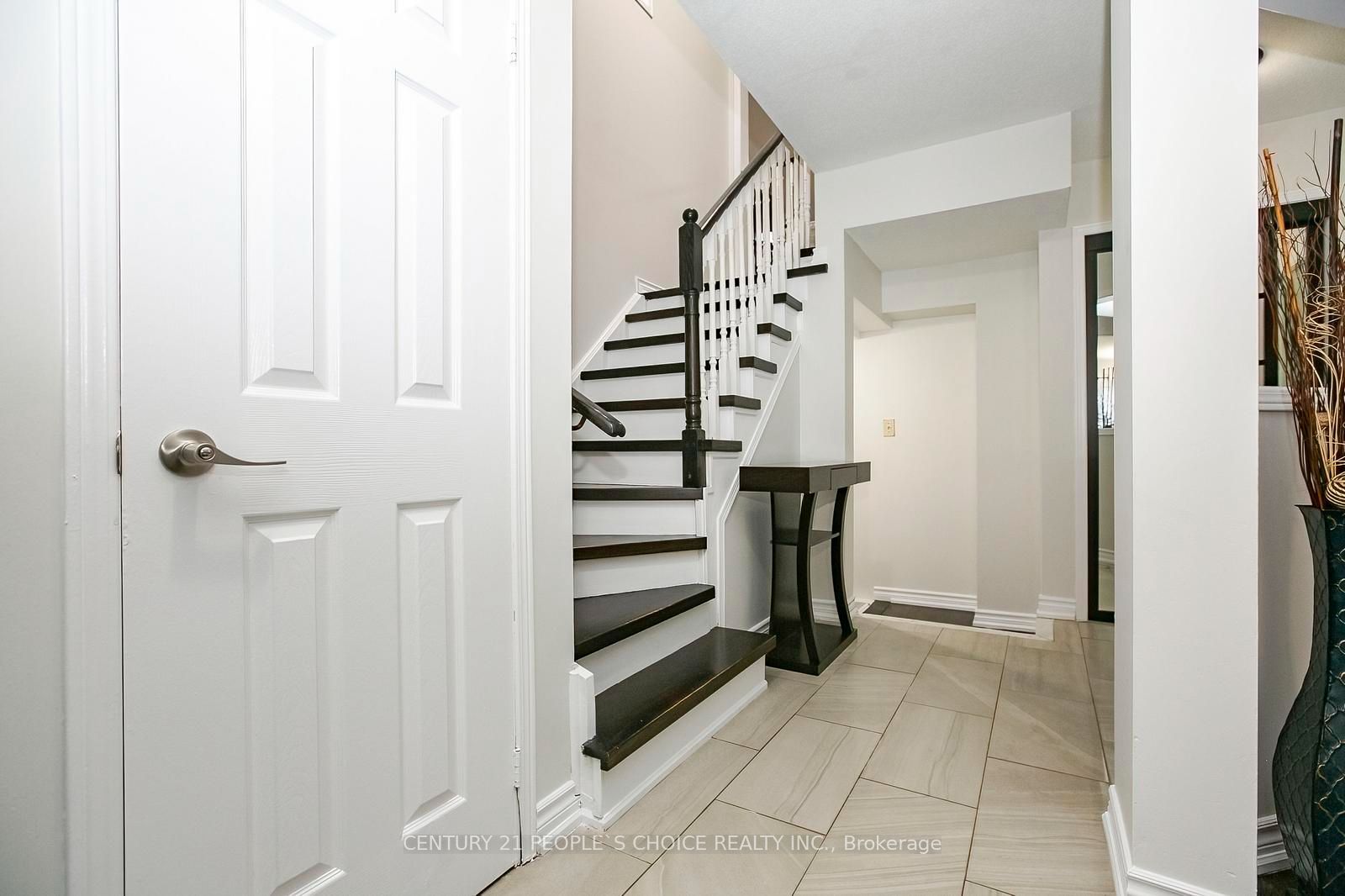 90 White Tail Crescent, Brampton, ON L6Y 5B9 photo 5
