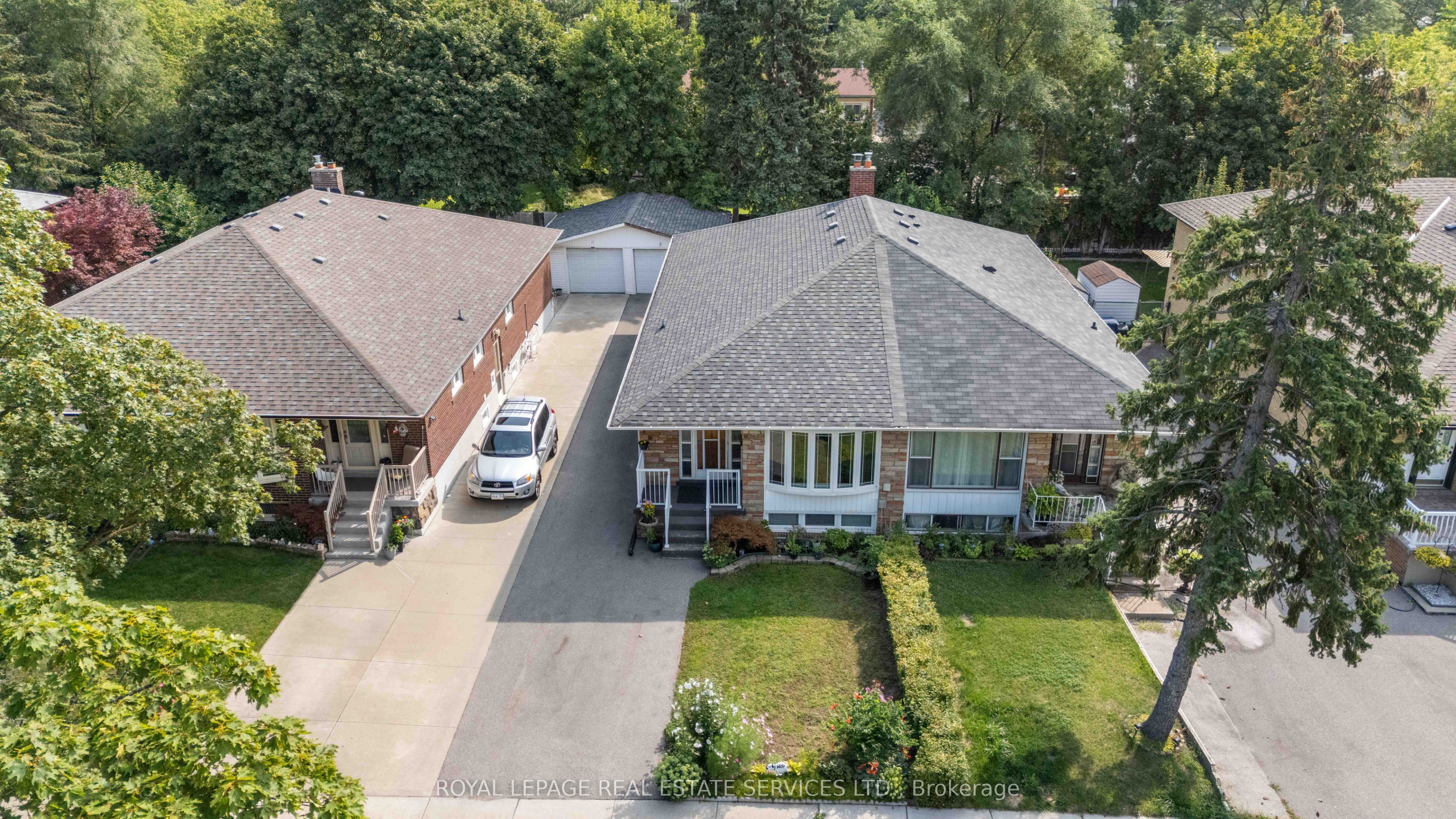 102 Wareside Road, Toronto, ON M9C 3B6