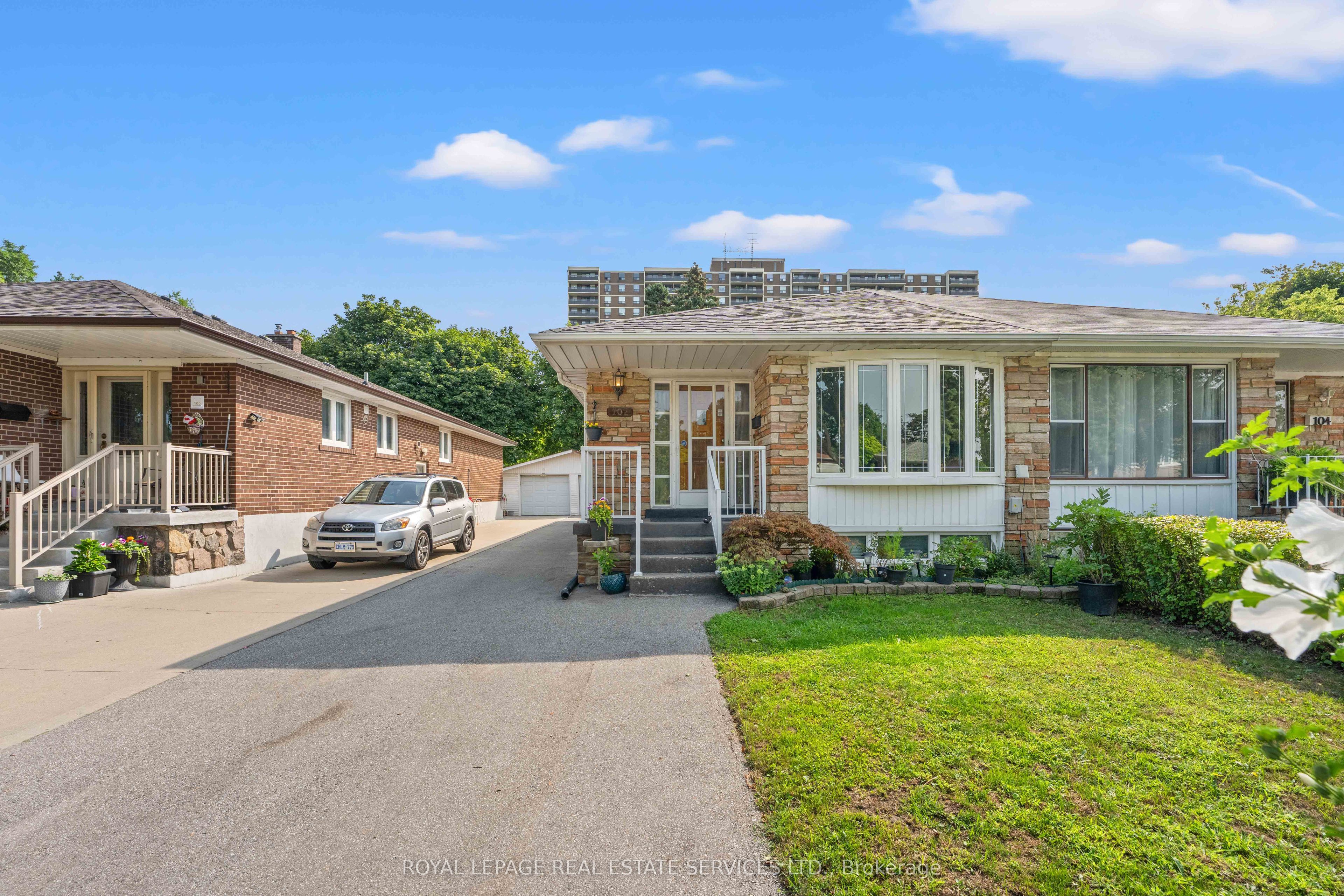 102 Wareside Road, Toronto, ON M9C 3B6 photo 2