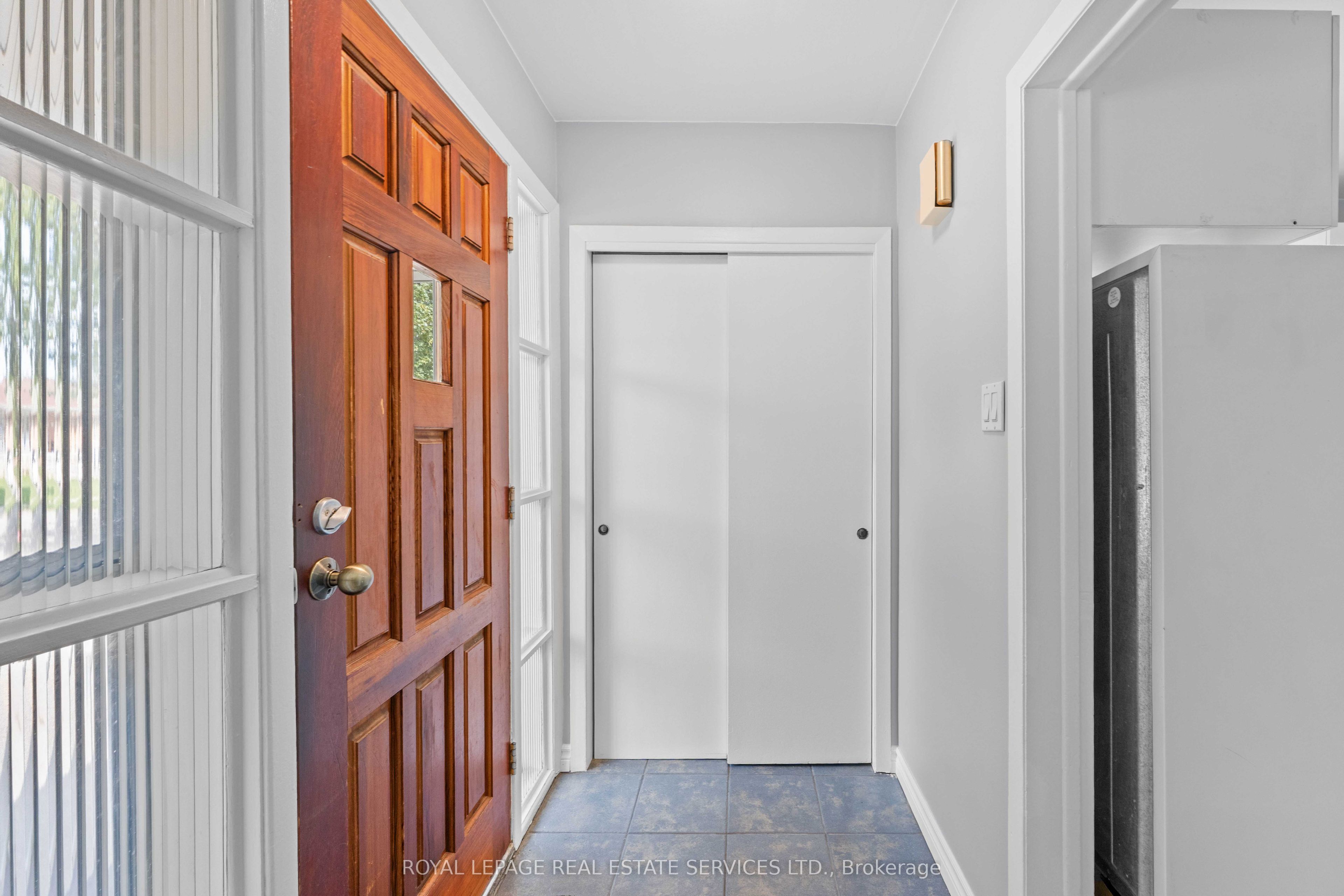 102 Wareside Road, Toronto, ON M9C 3B6 photo 3