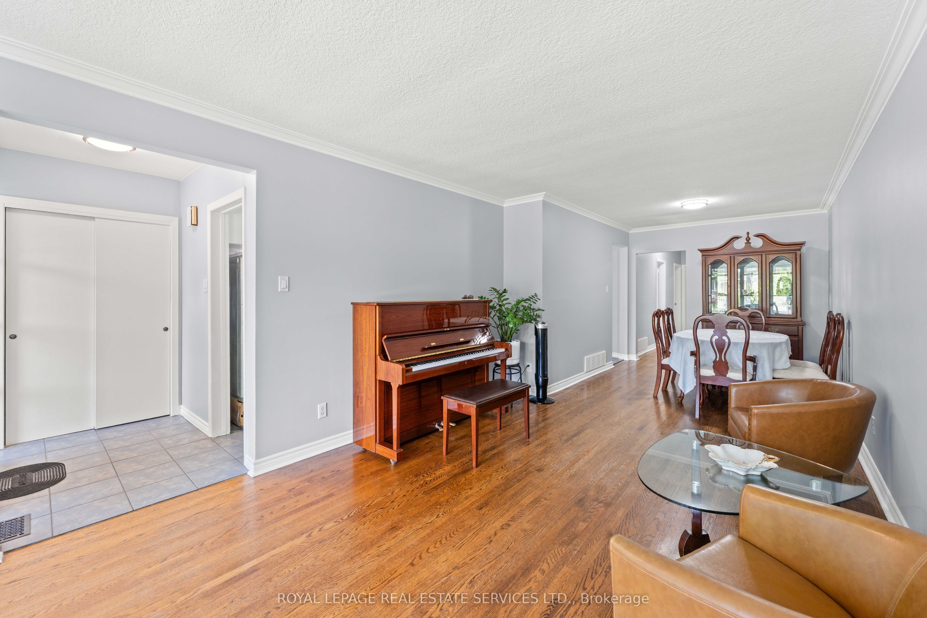 102 Wareside Road, Toronto, ON M9C 3B6 photo 4