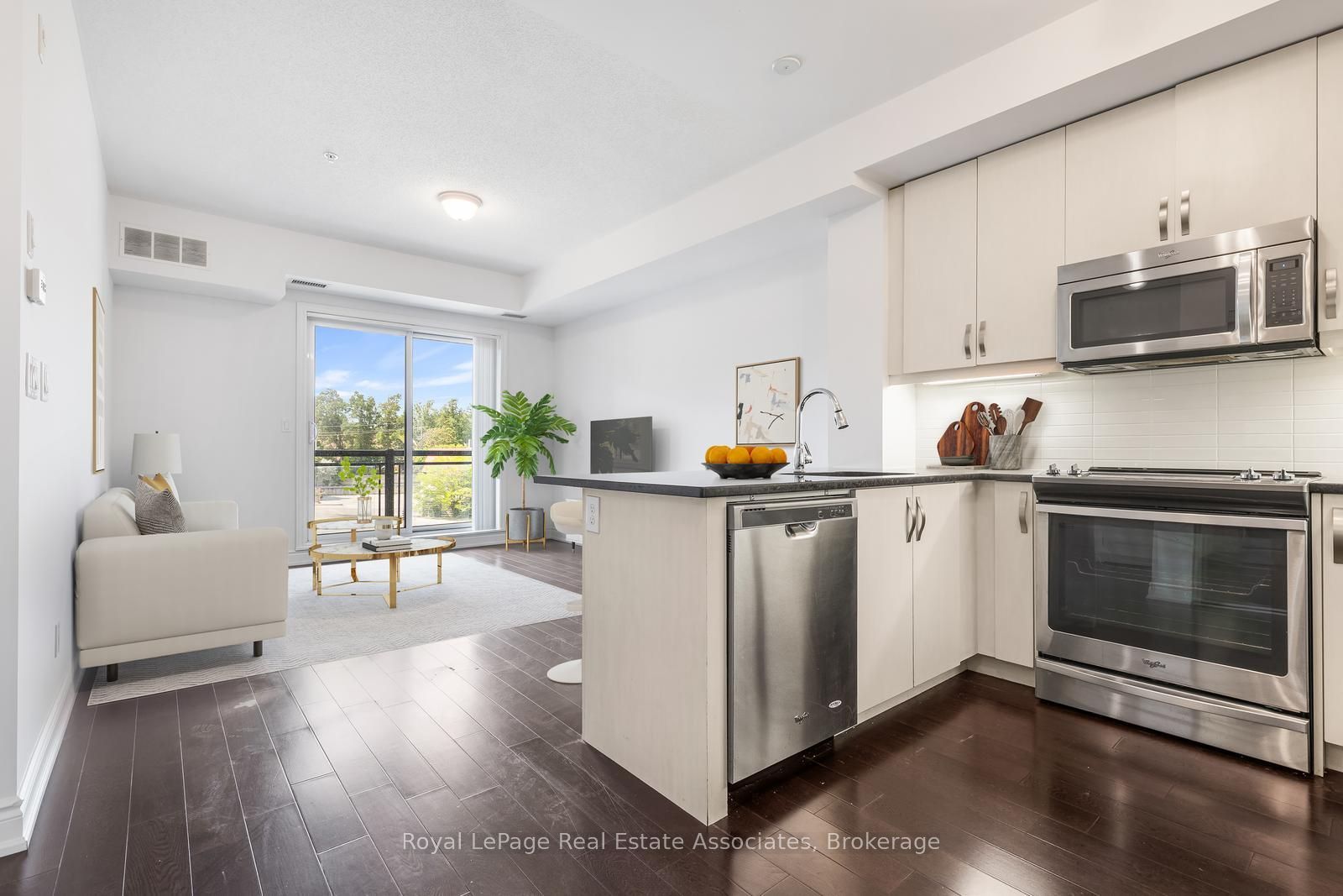 3170 Erin Mills Parkway 321, Mississauga, ON L5L 0B6 photo 4