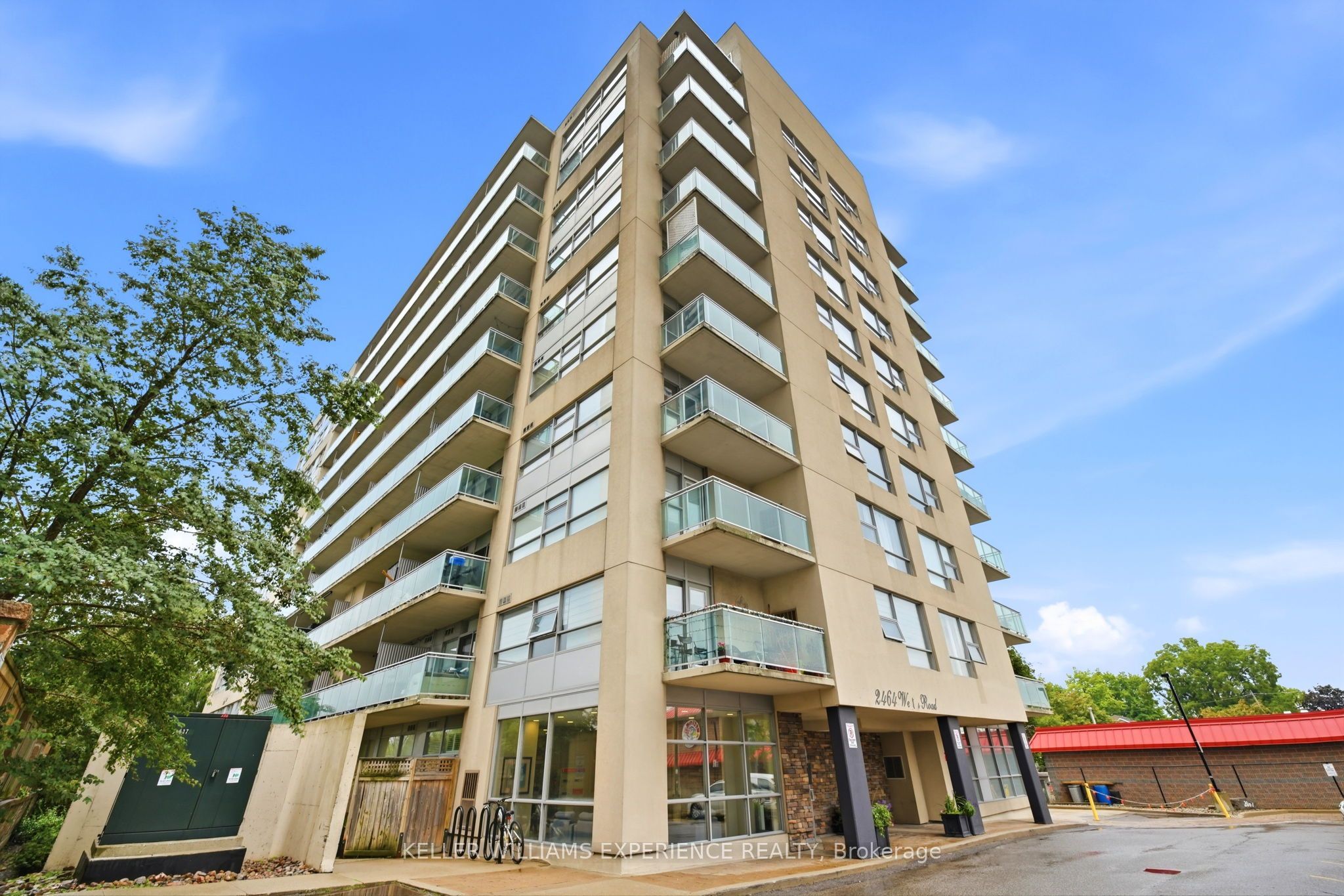 2464 Weston Road 903, Toronto, ON M9N 0A2 photo 2