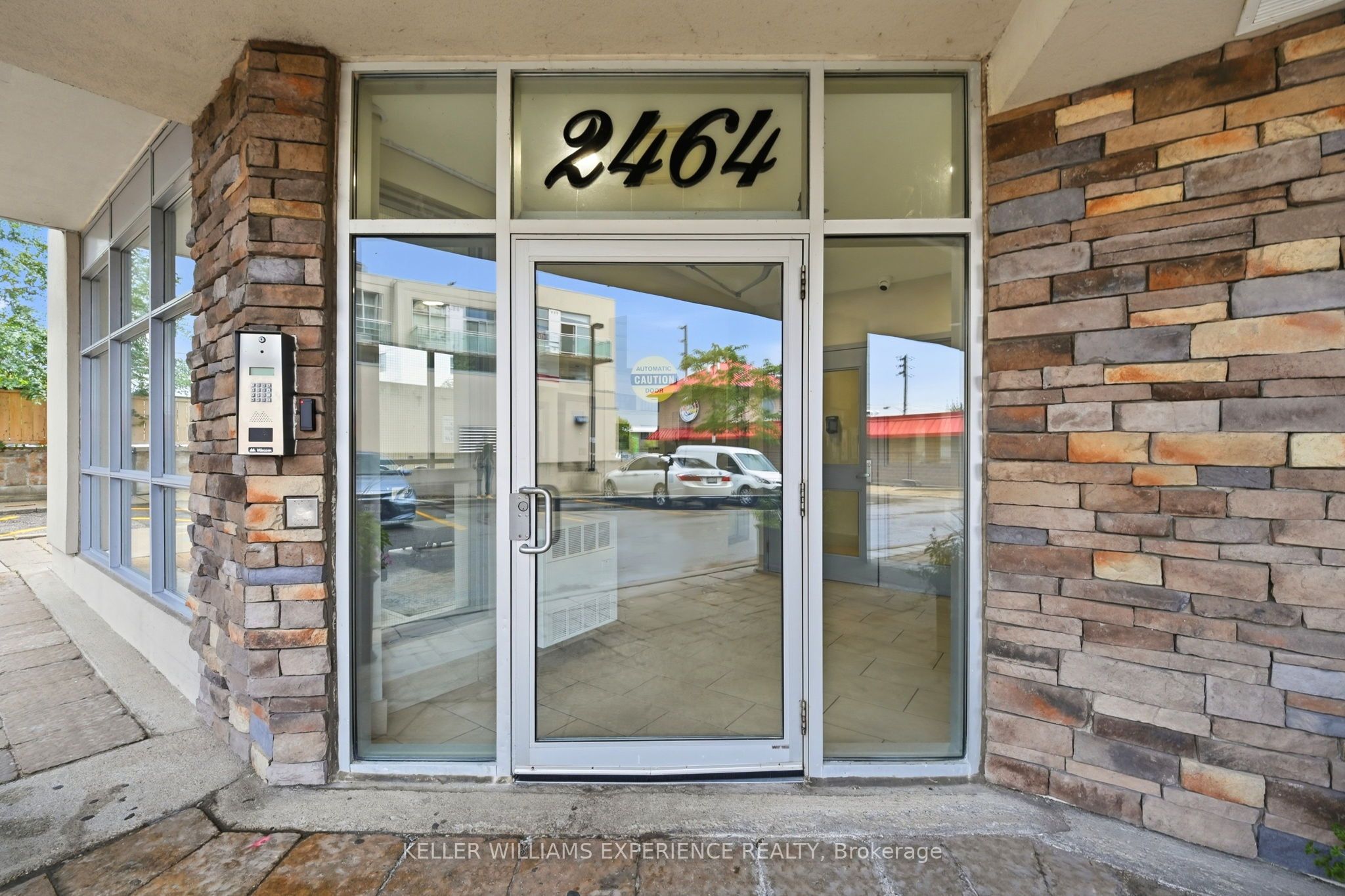 2464 Weston Road 903, Toronto, ON M9N 0A2 photo 3