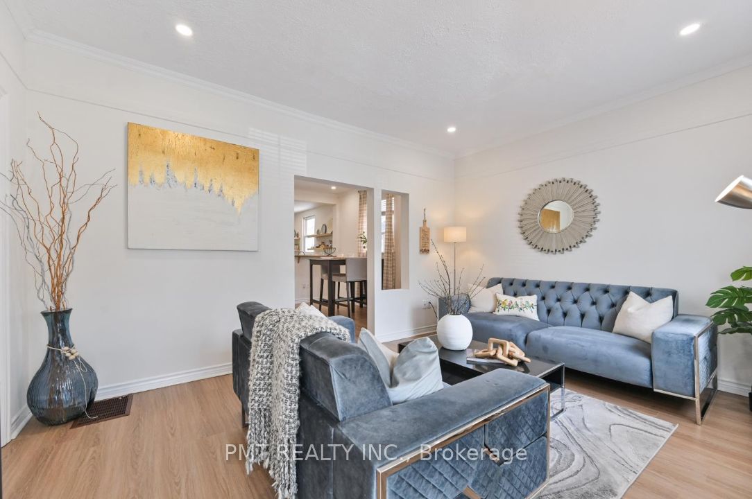 406 Nairn Avenue Main, Toronto, ON M6E 4J3 photo 5