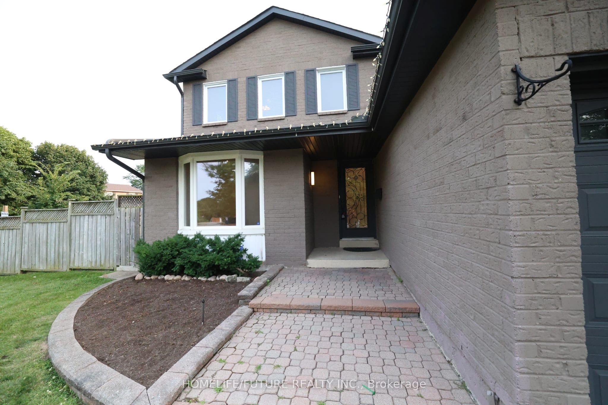 6320 Millers Grove, Mississauga, ON L5N 3H7 photo 3
