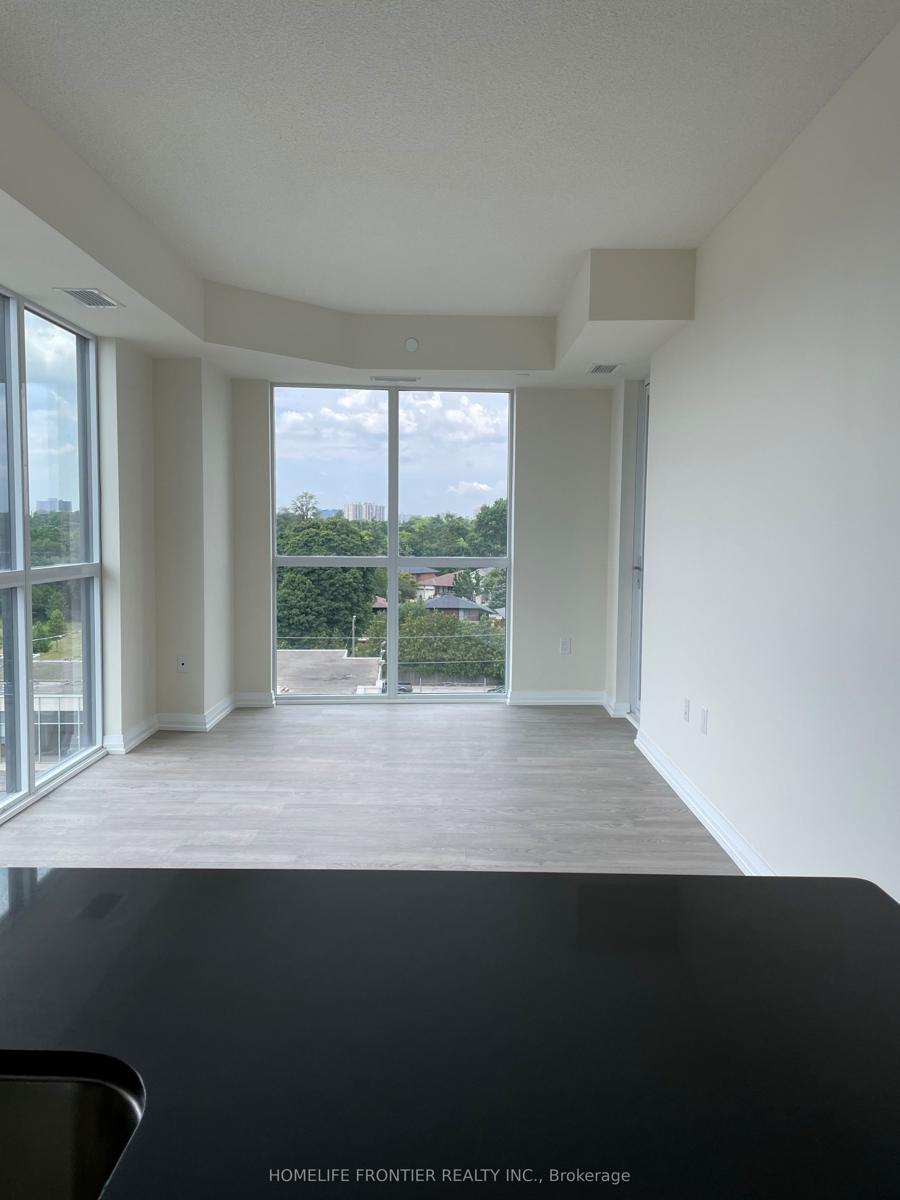 50 THOMAS RILEY Road NW 609, Toronto, ON M9N 0C5